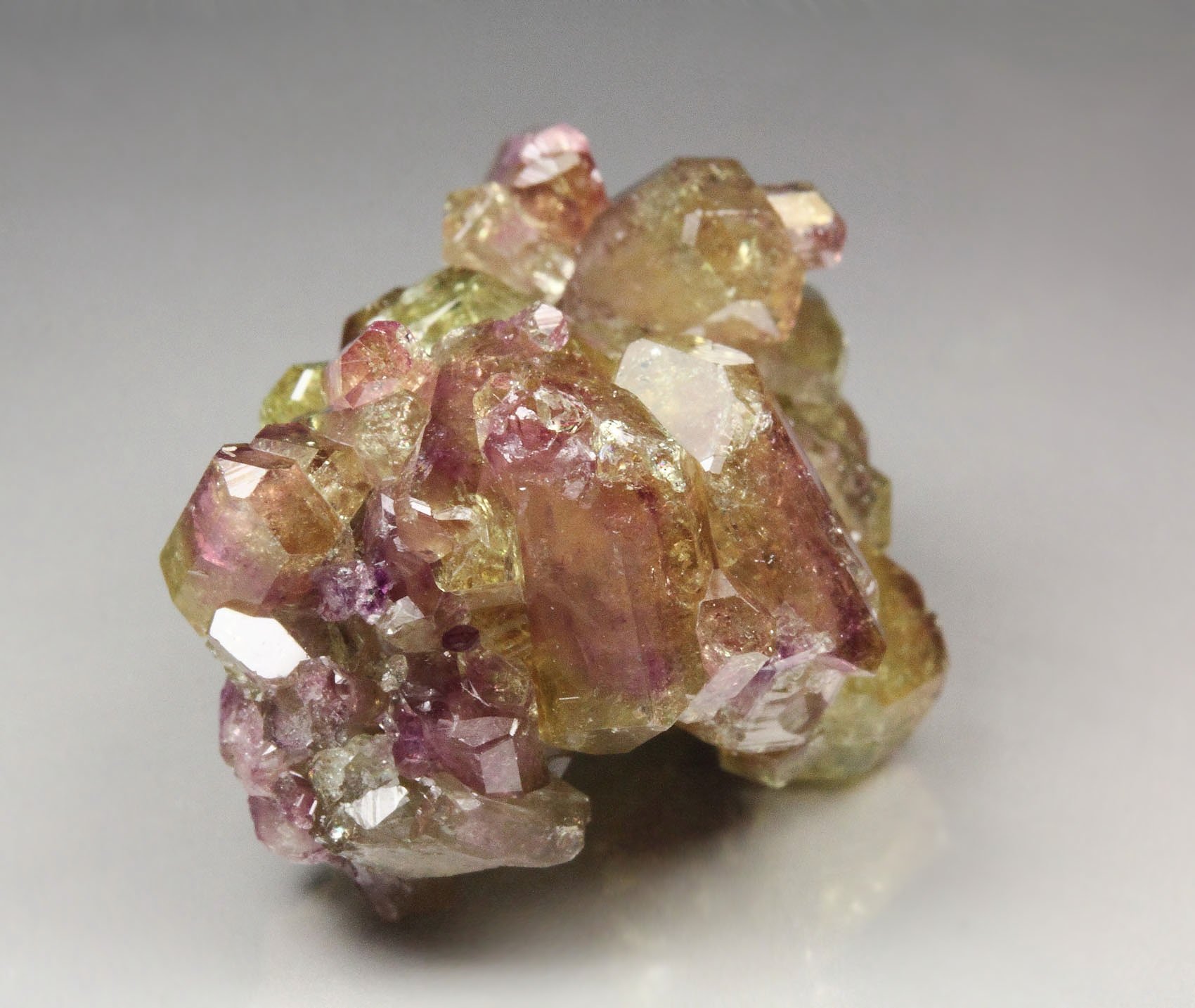 gem bi-terminated VESUVIANITE bi-color