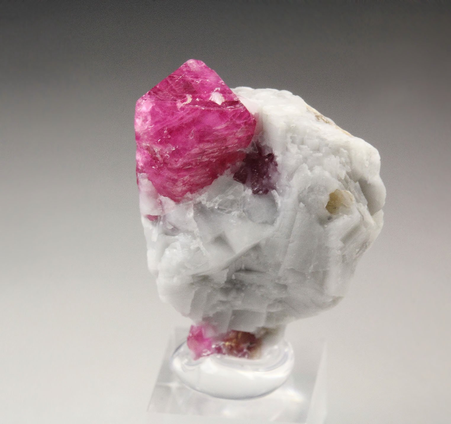 CORUNDUM var. RUBY