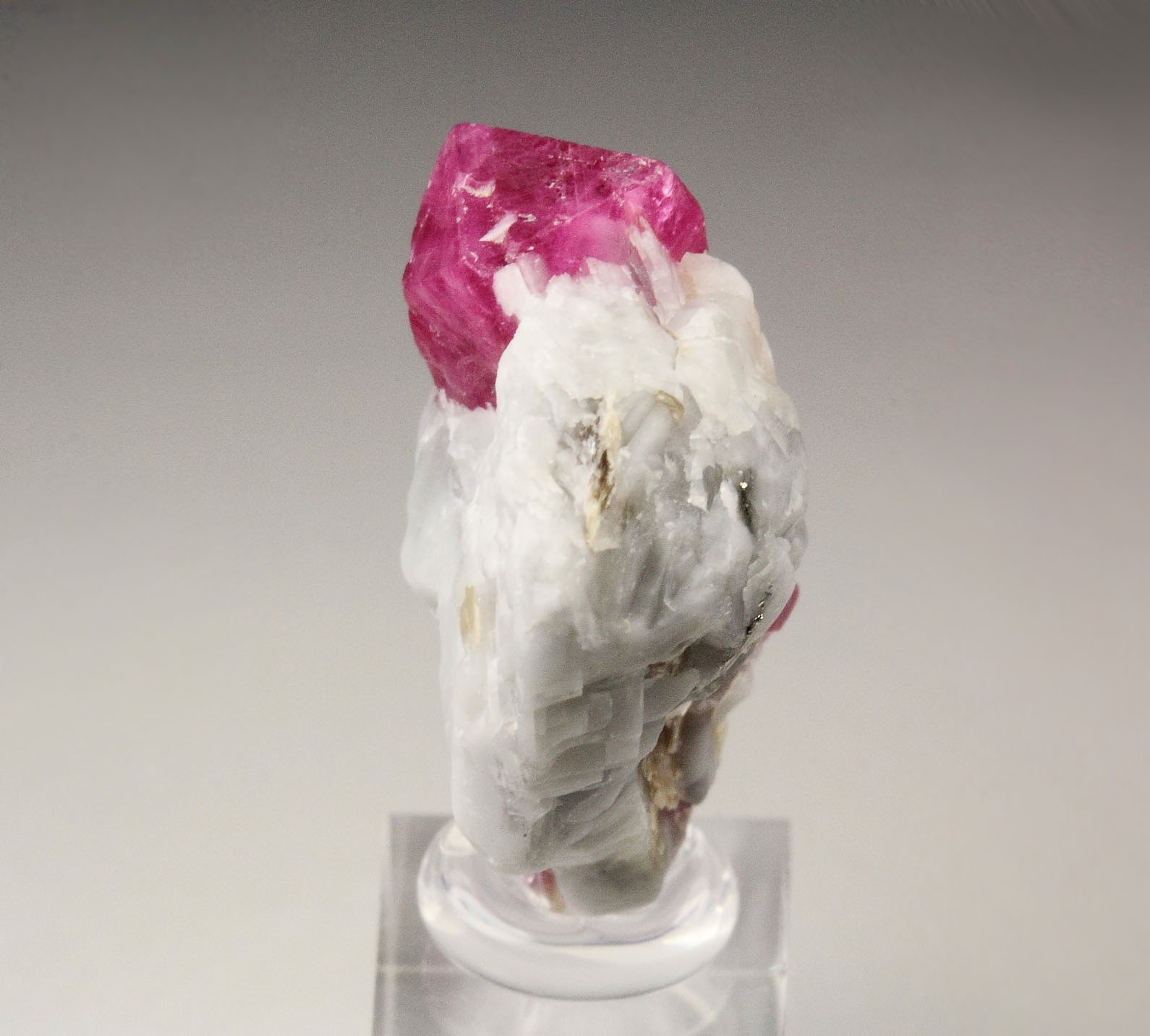 CORUNDUM var. RUBY