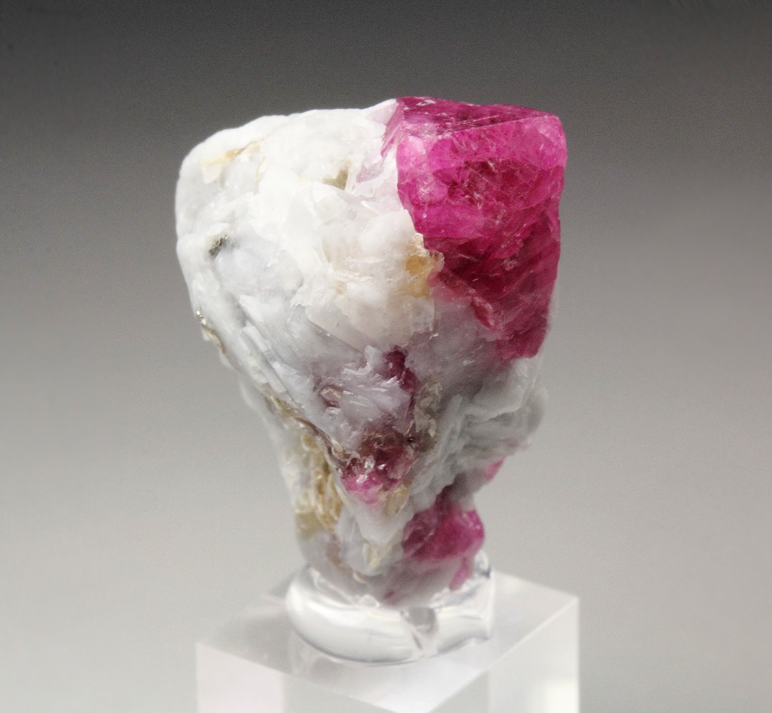 CORUNDUM var. RUBY