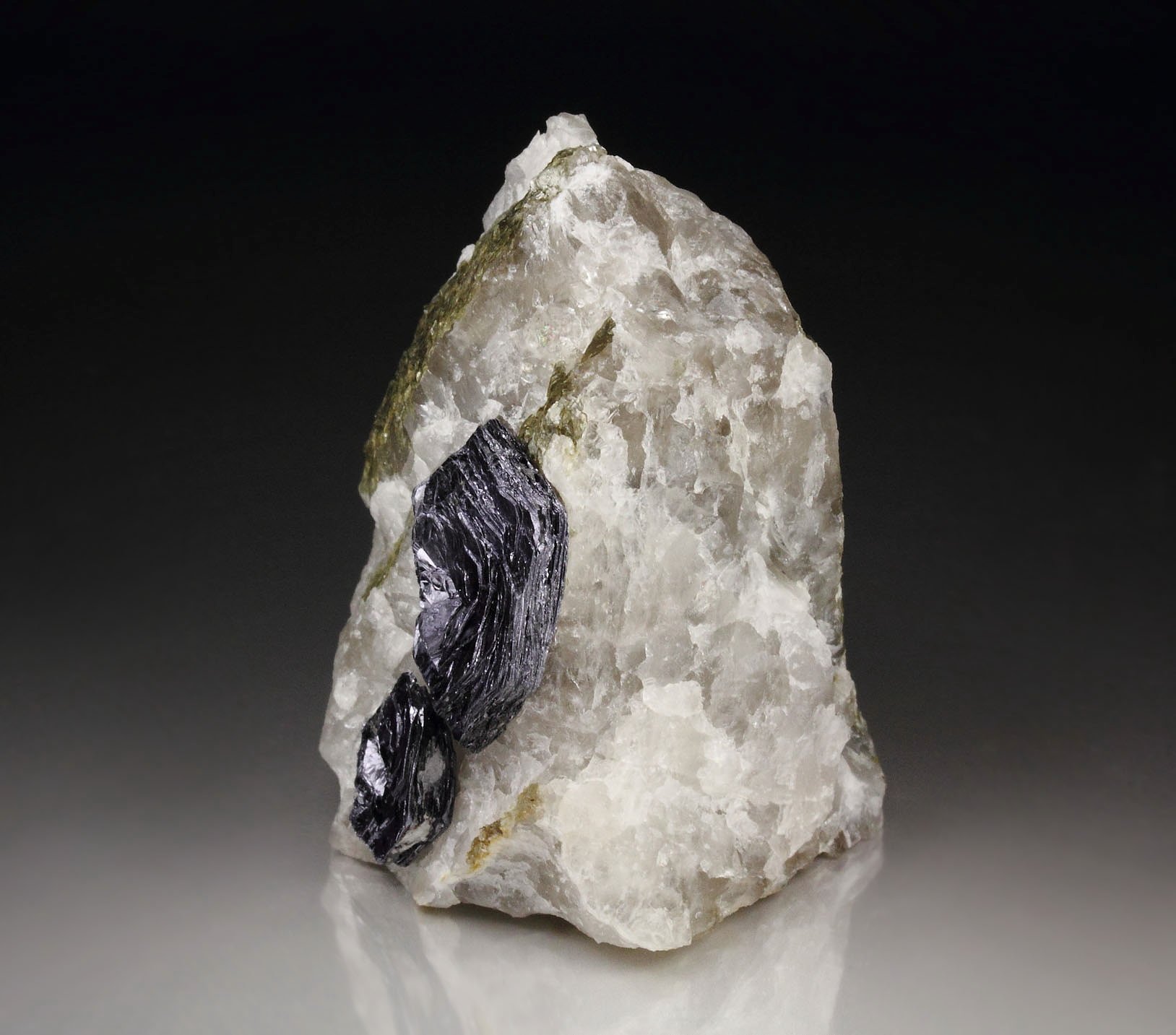 MOLYBDENITE 