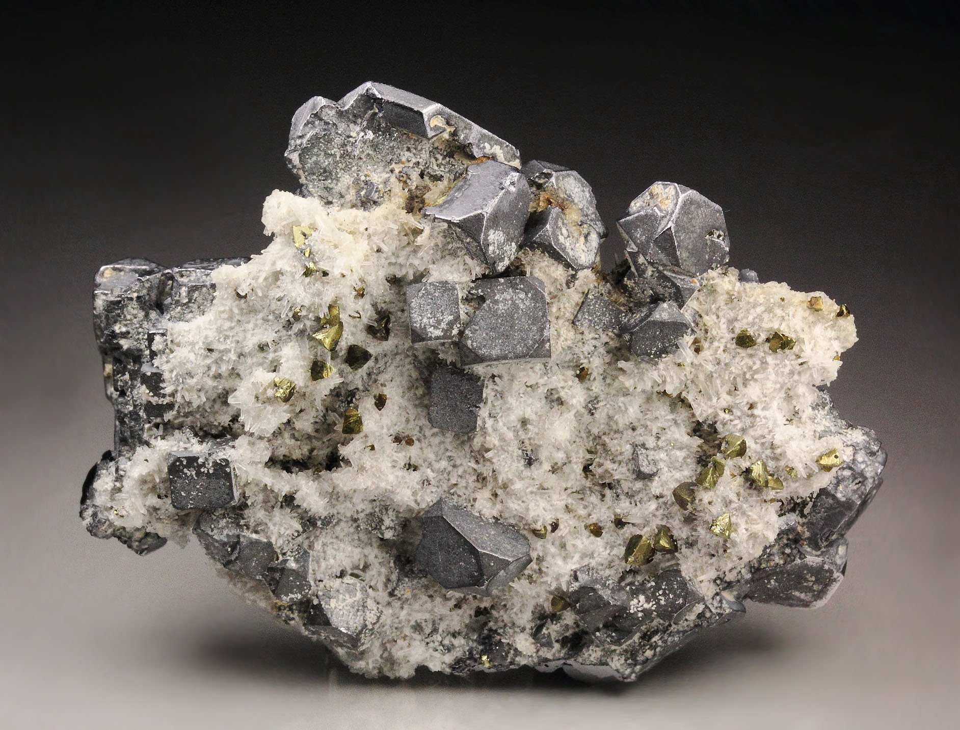 skeletal GALENA, CHALCOPYRITE, QUARTZ