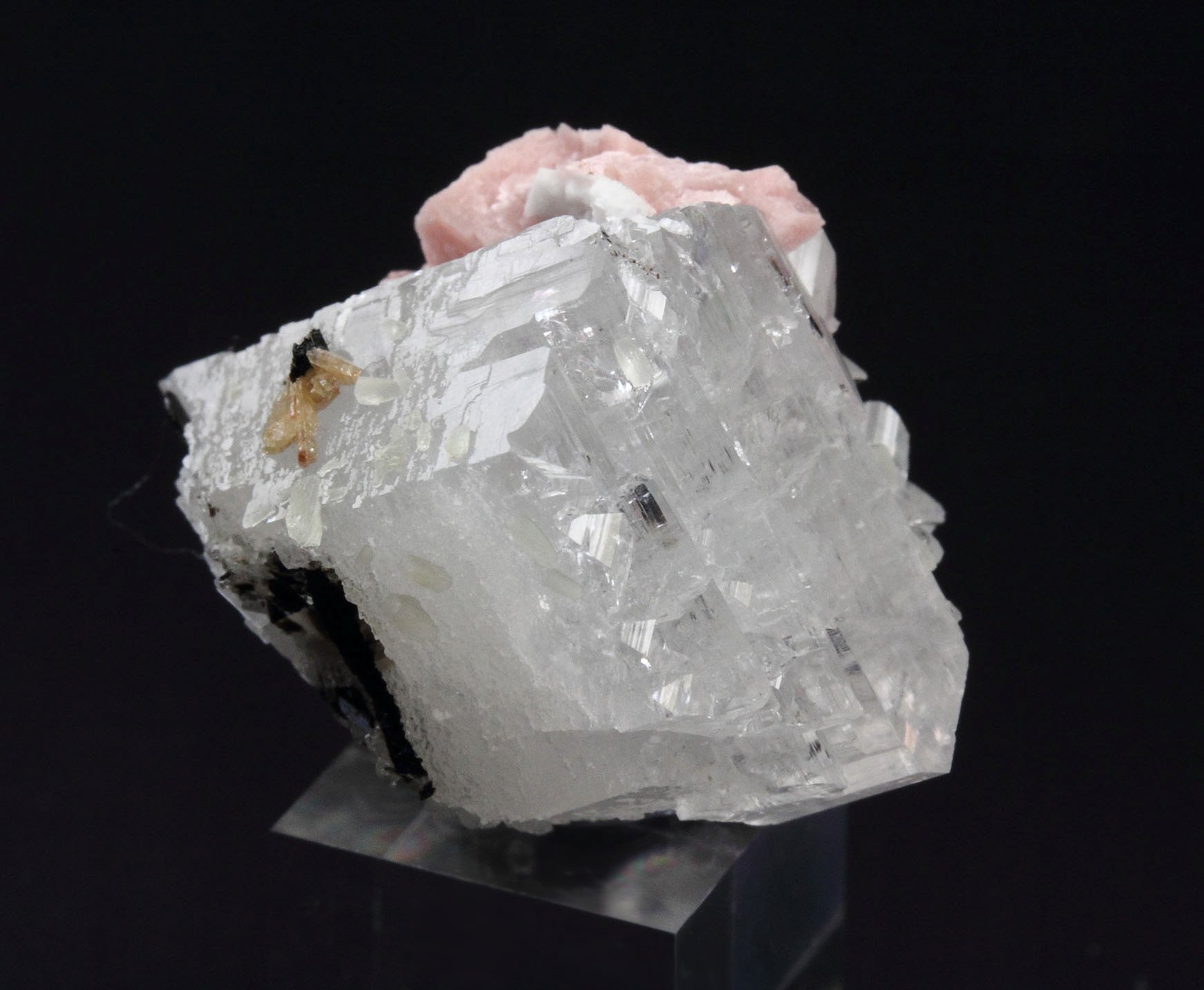 gem EPIDIDYMITE, RHODOCHROSITE, AEGIRINE 