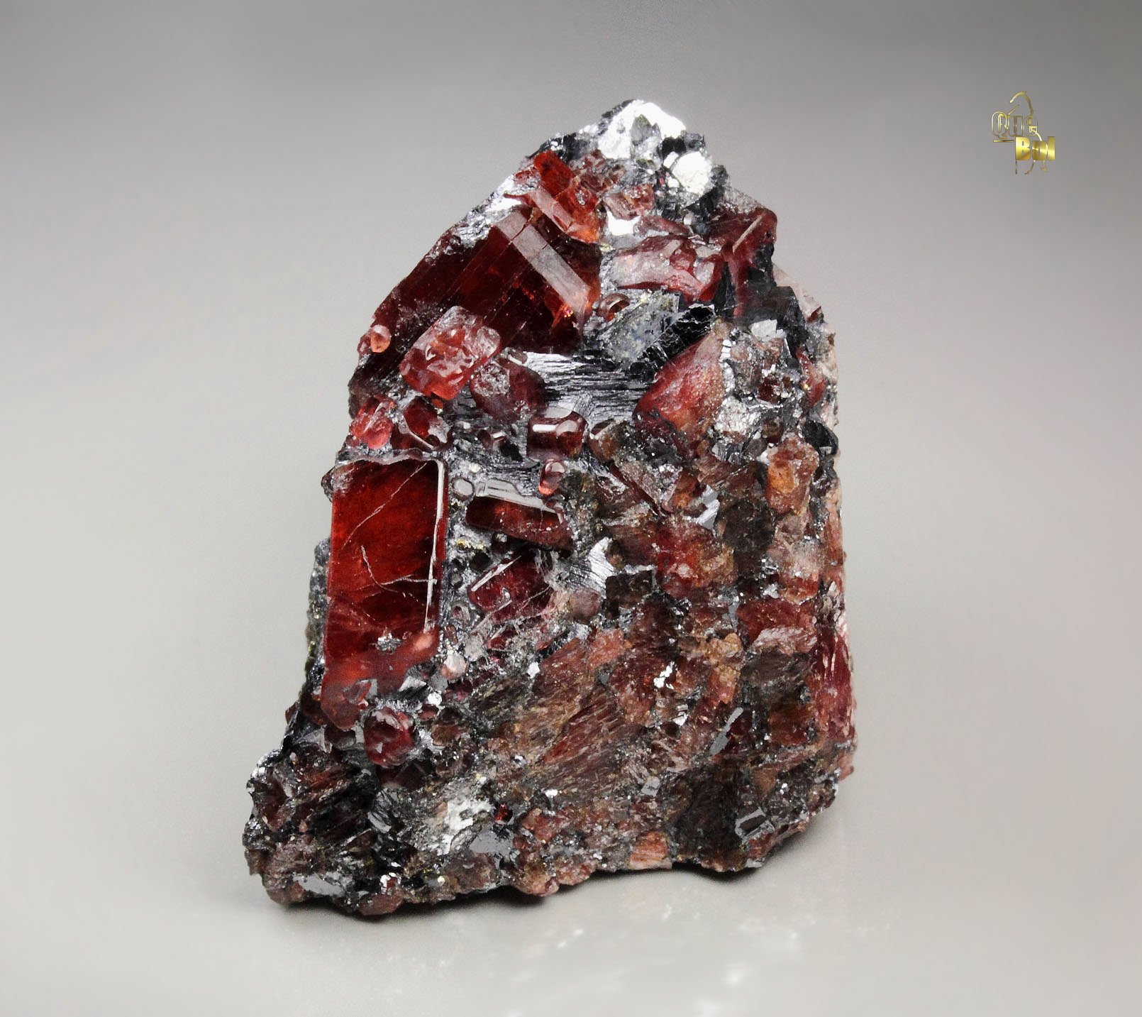gem RHODONITE