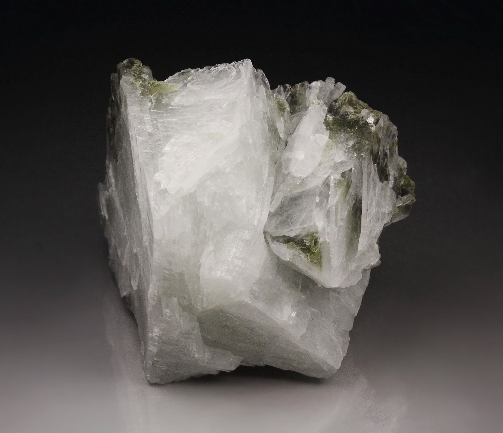 gem FLUORAPATITE, ALBITE, MUSCOVITE