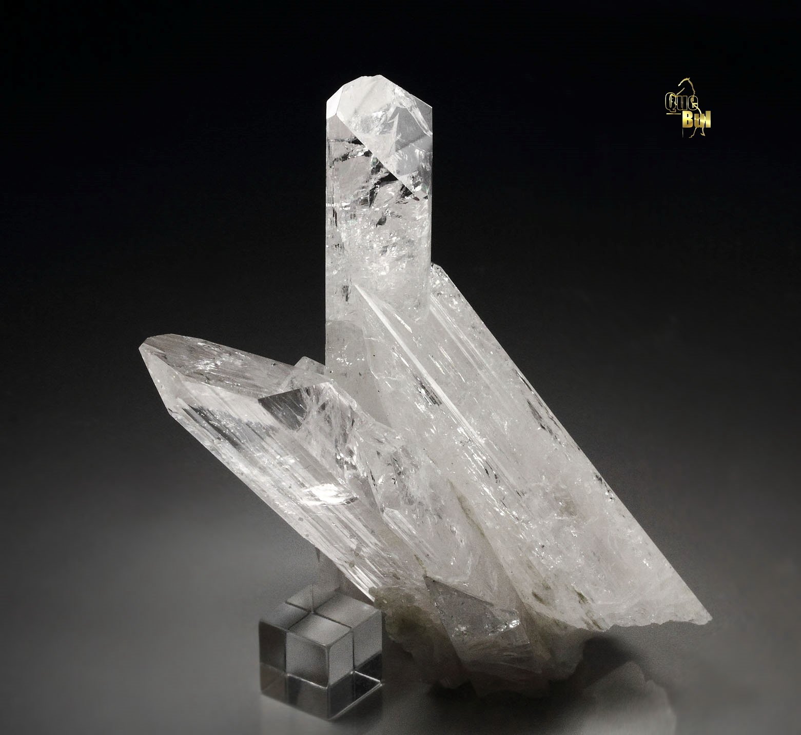 gem DANBURITE