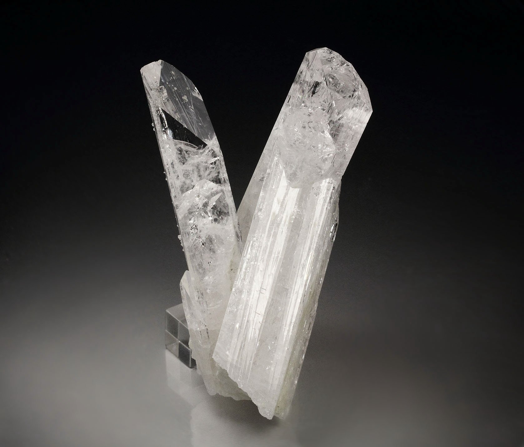 gem DANBURITE
