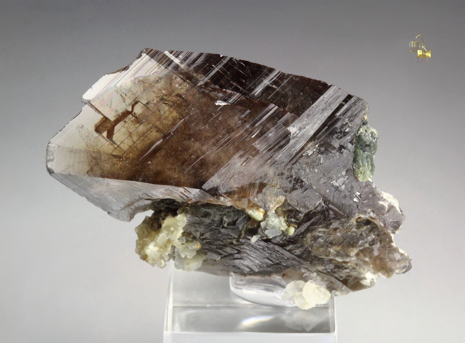 gem AXINITE-Fe, CALCITE, EPIDOTE