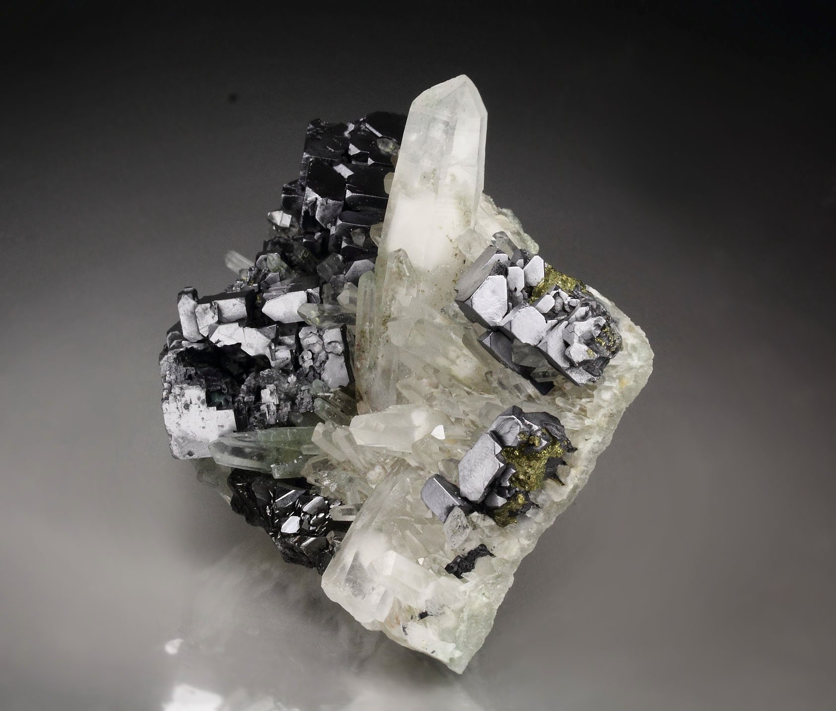 skeletal GALENA, QUARTZ, CHALCOPYRITE, SPHALERITE