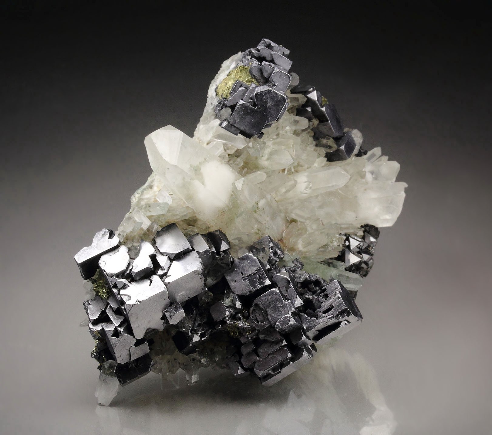 skeletal GALENA, QUARTZ, CHALCOPYRITE, SPHALERITE