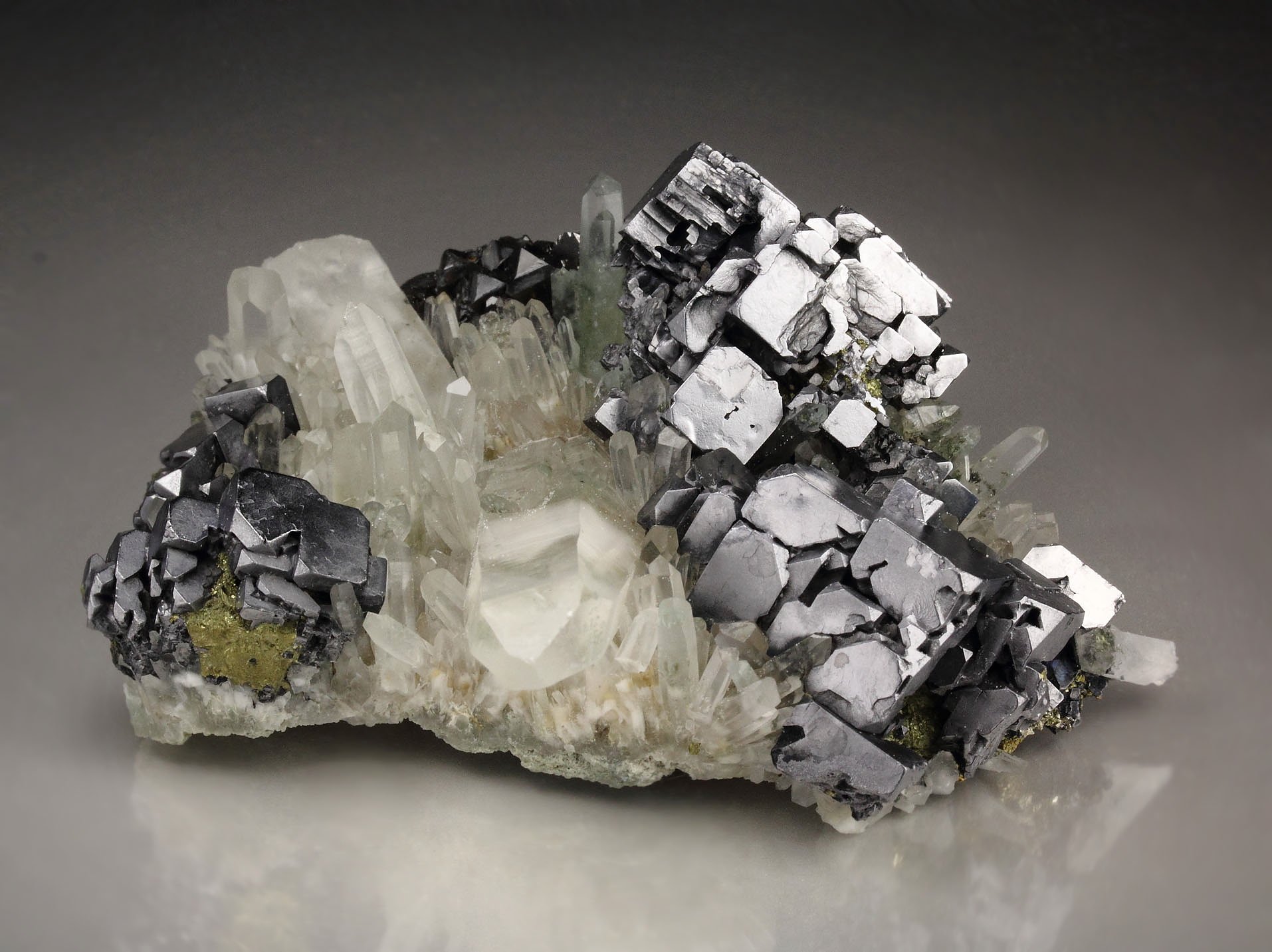 skeletal GALENA, QUARTZ, CHALCOPYRITE, SPHALERITE