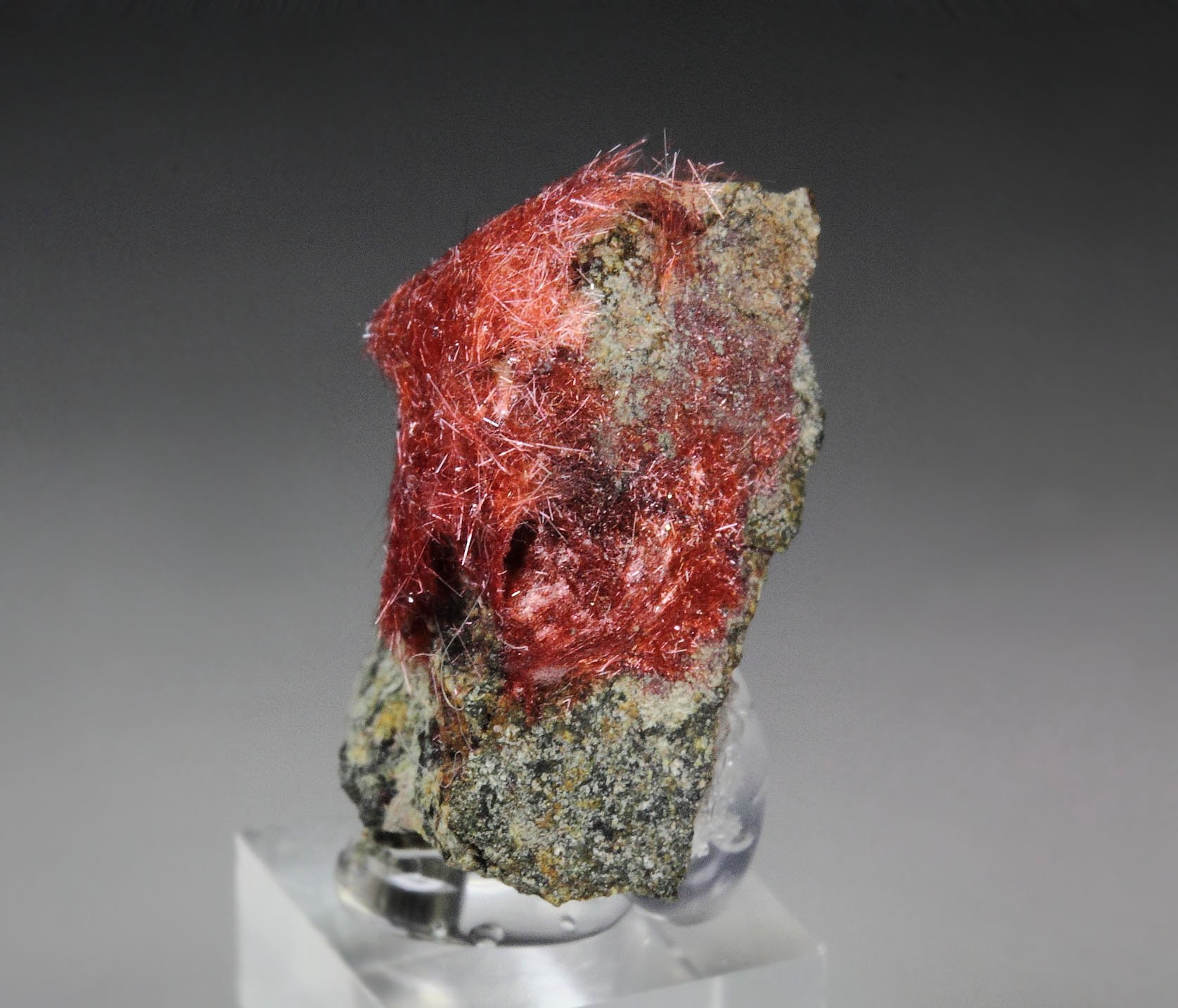 CUPRITE var. CHALCOTRICHITE