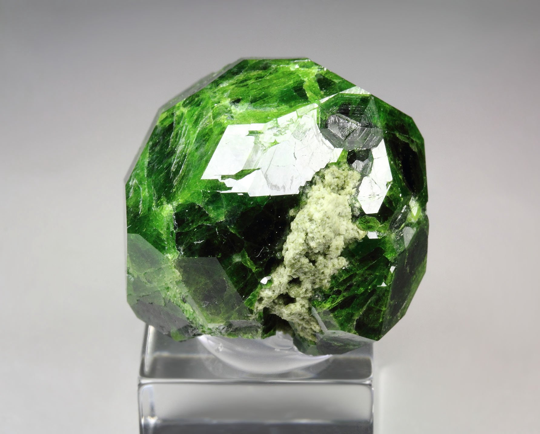 GARNET var. ANDRADITE var. DEMANTOID