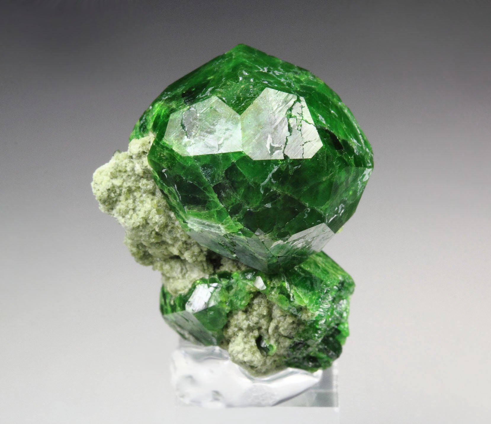 GARNET var. ANDRADITE var. DEMANTOID