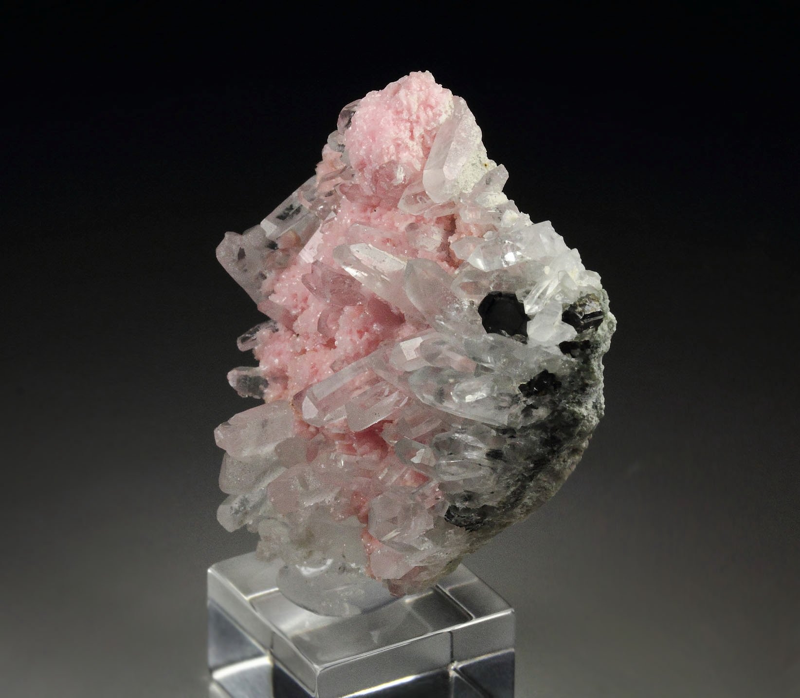 new find - RHODOCHROSITE, QUARTZ, SPHALERITE