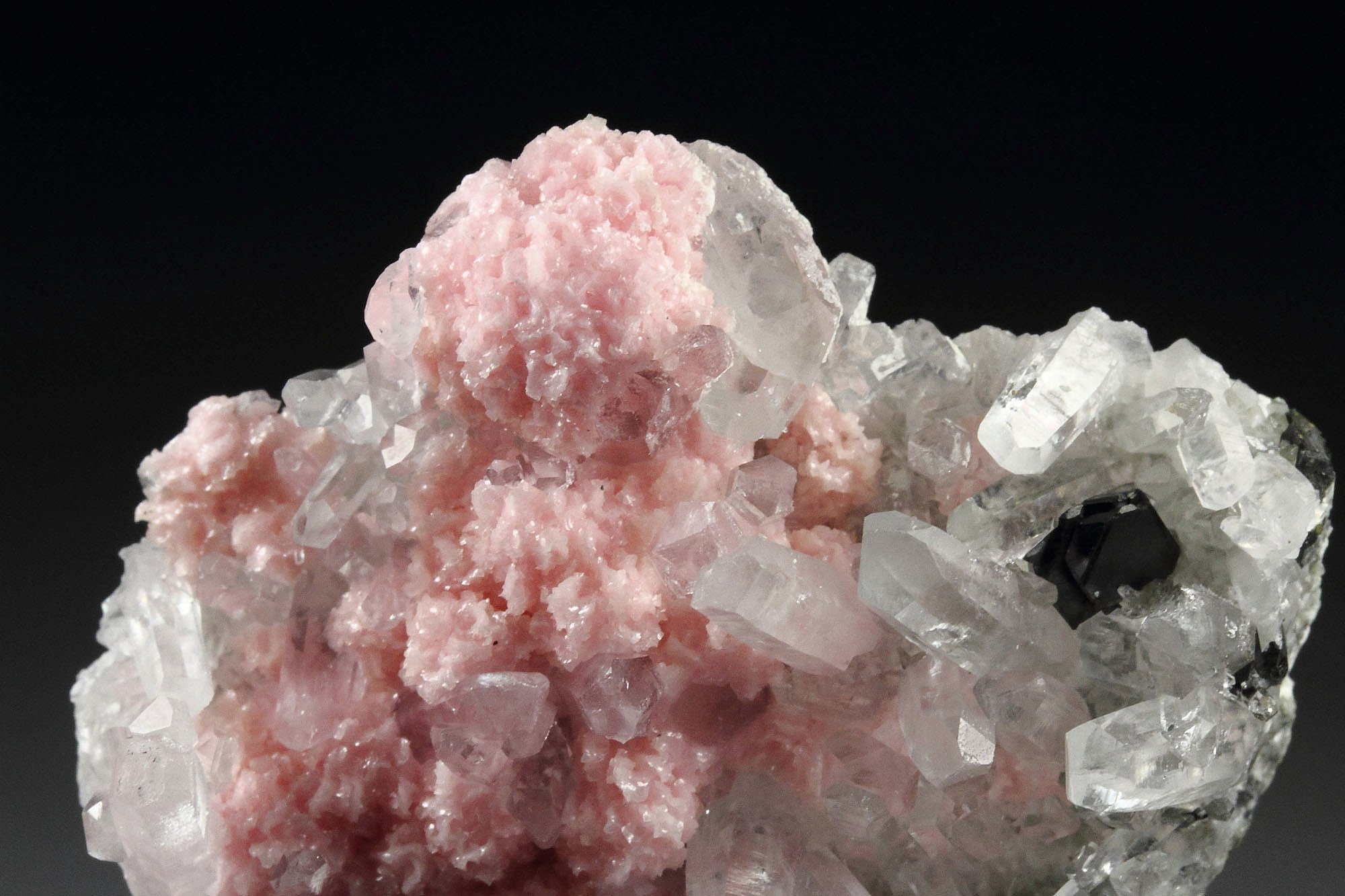 new find - RHODOCHROSITE, QUARTZ, SPHALERITE