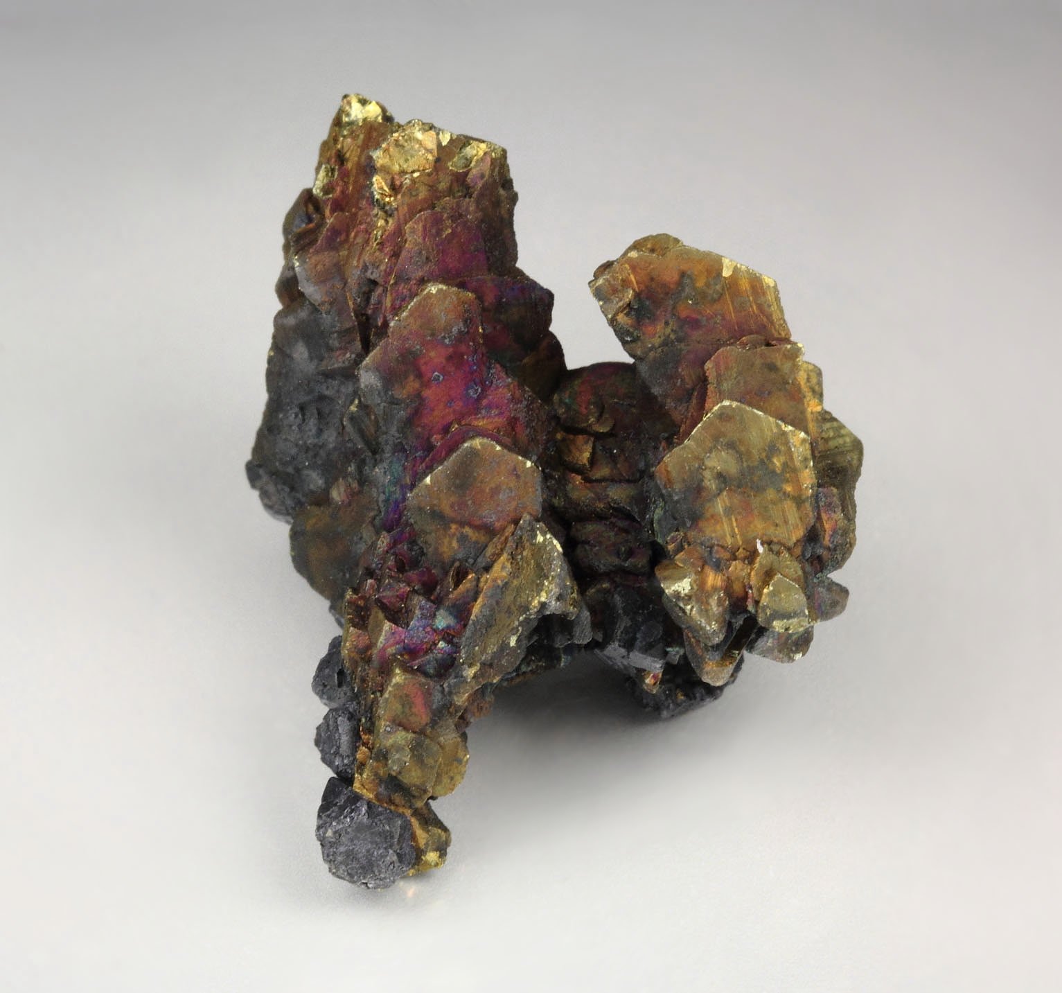 iridescent CHALCOPYRITE, SPHALERITE