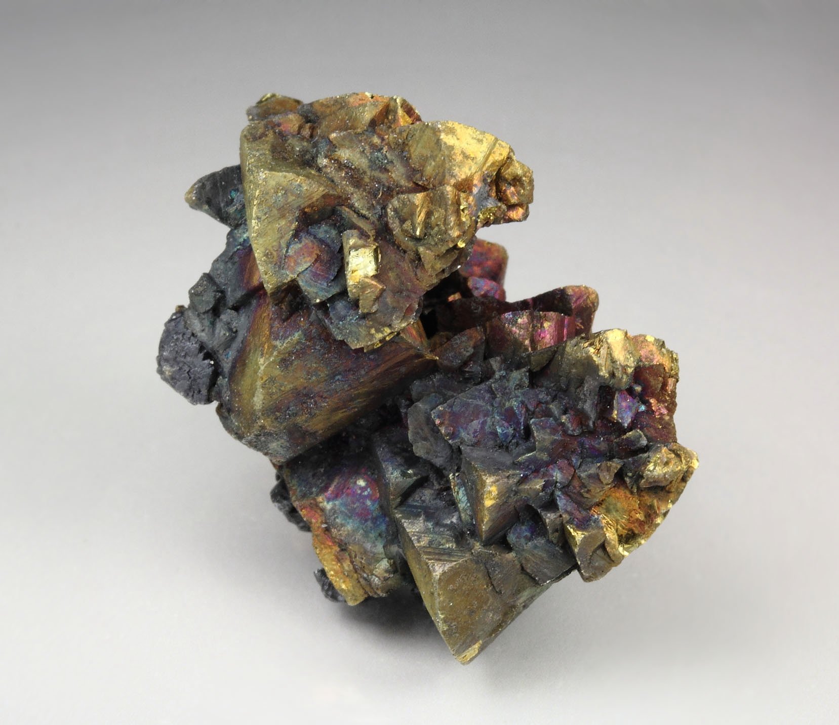 iridescent CHALCOPYRITE, SPHALERITE