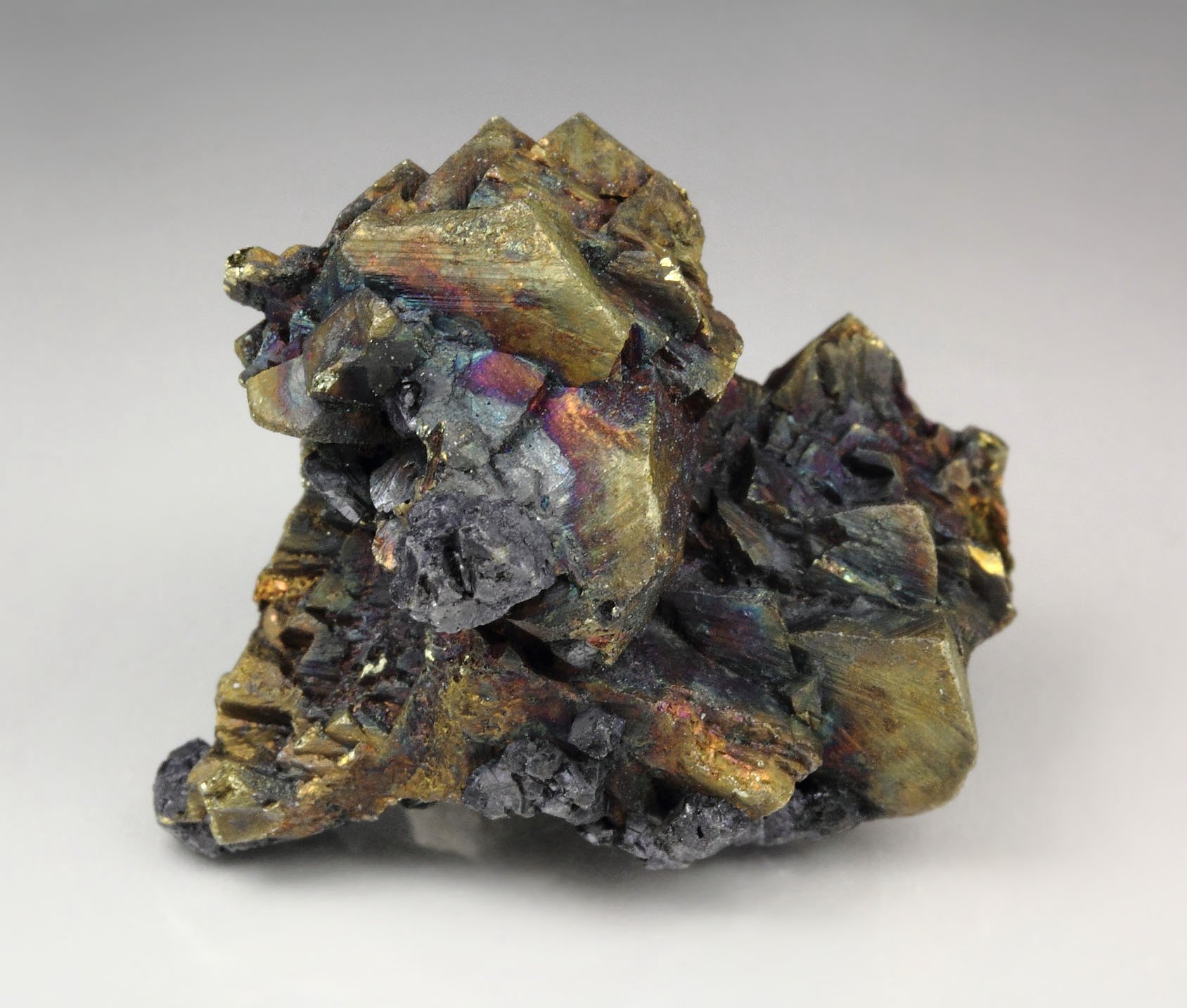 iridescent CHALCOPYRITE, SPHALERITE