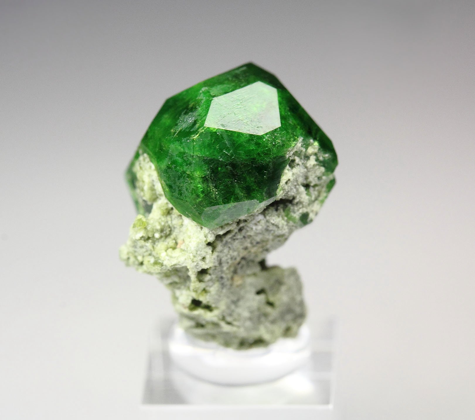 GARNET var. ANDRADITE var. DEMANTOID