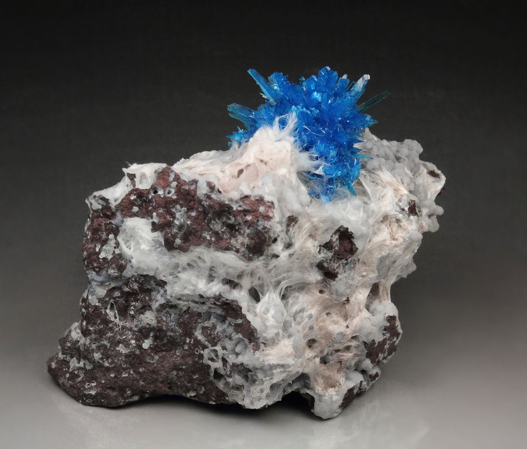 PENTAGONITE, MORDENITE