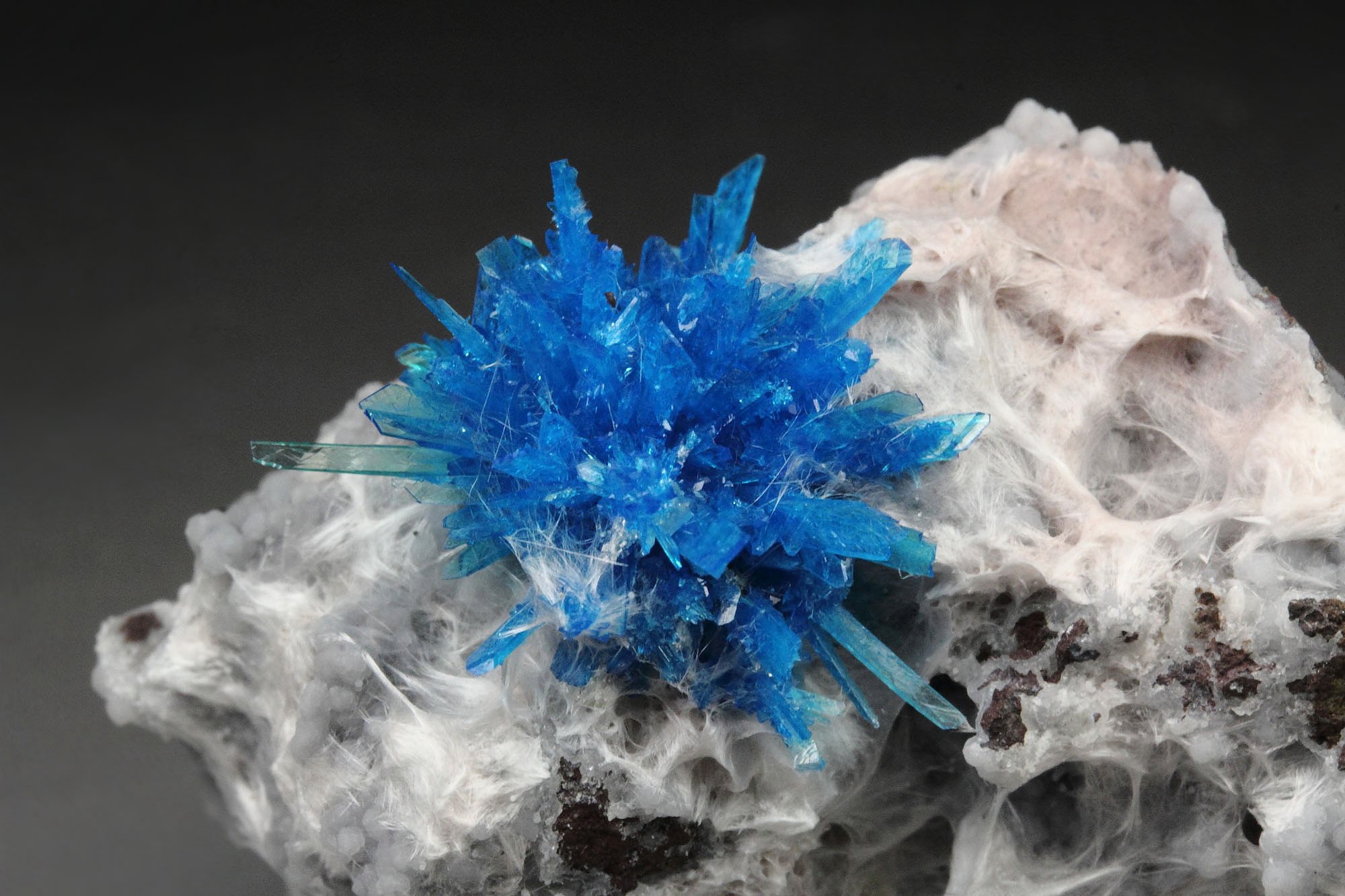 PENTAGONITE, MORDENITE