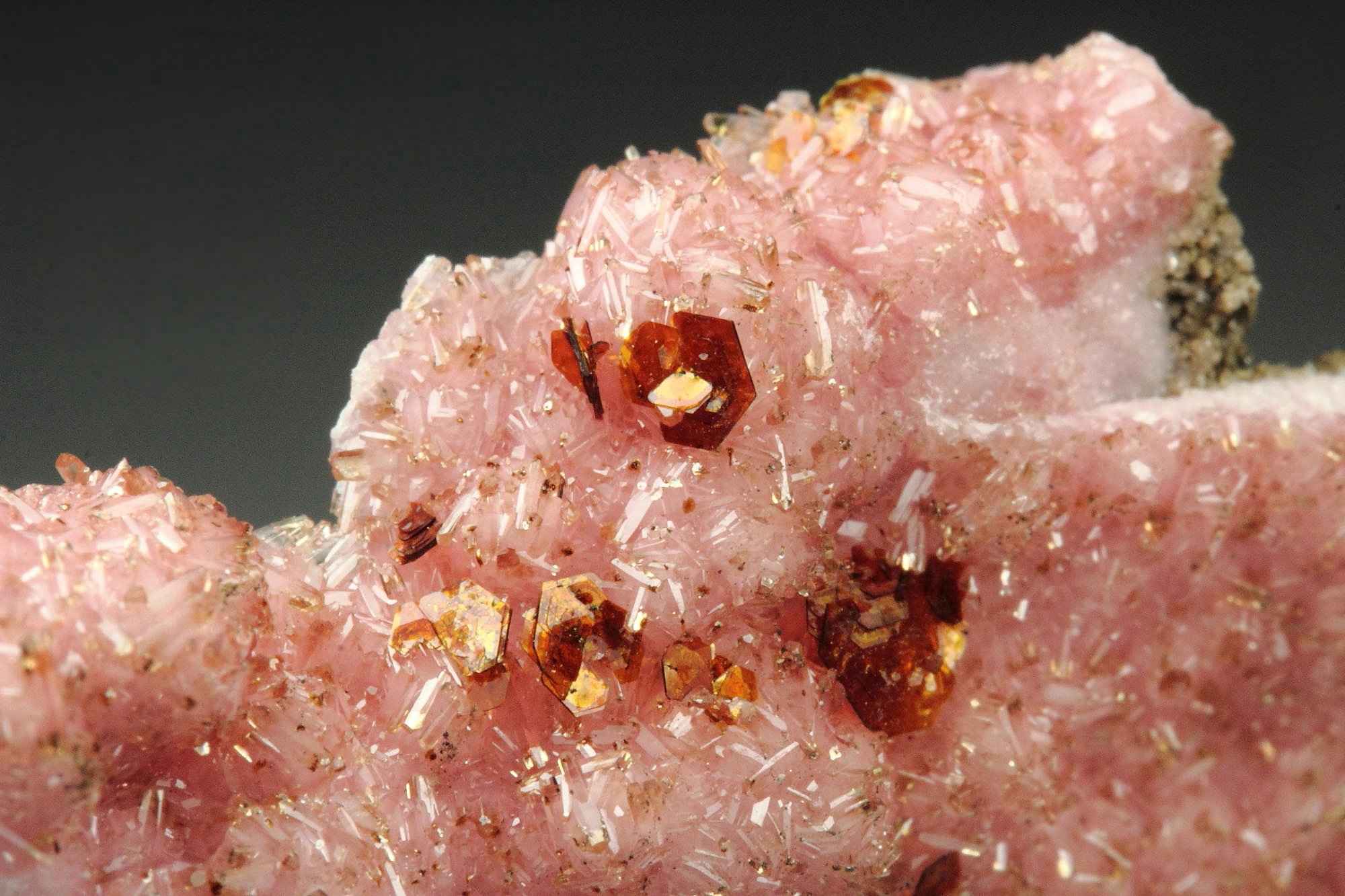 SHIGAITE, RHODOCHROSITE