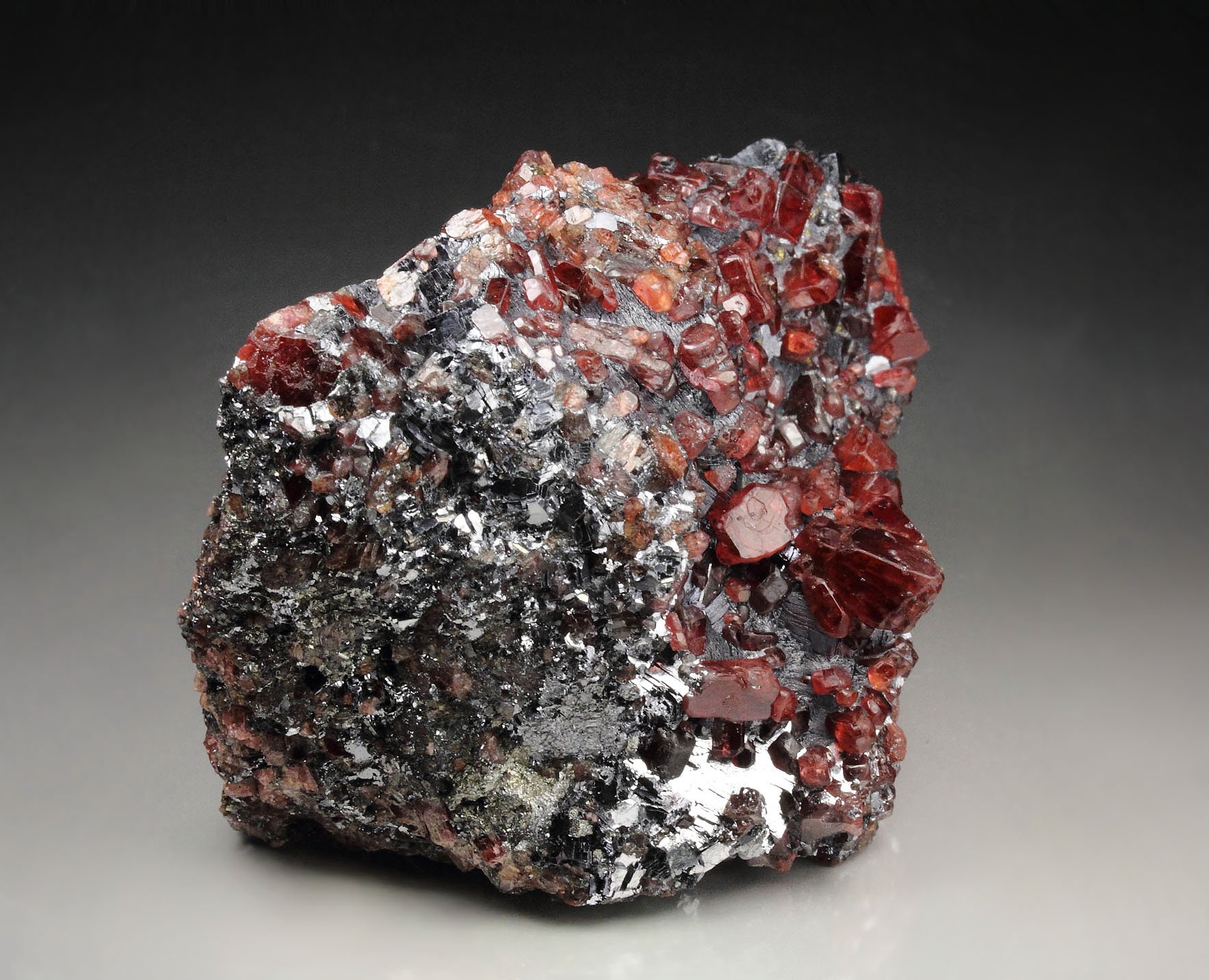 gem RHODONITE, GALENA