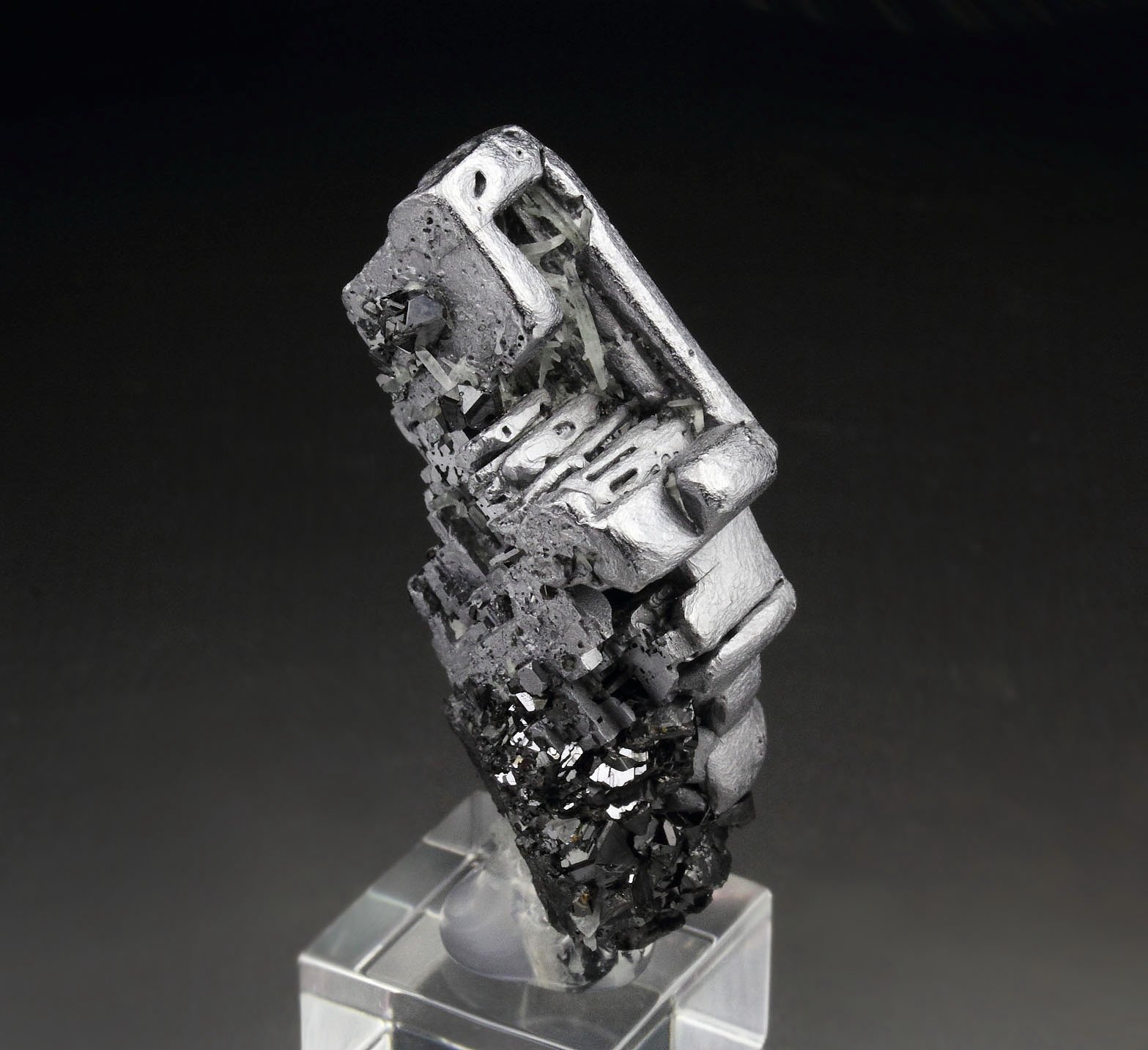 skeletal GALENA, QUARTZ, SPHALERITE