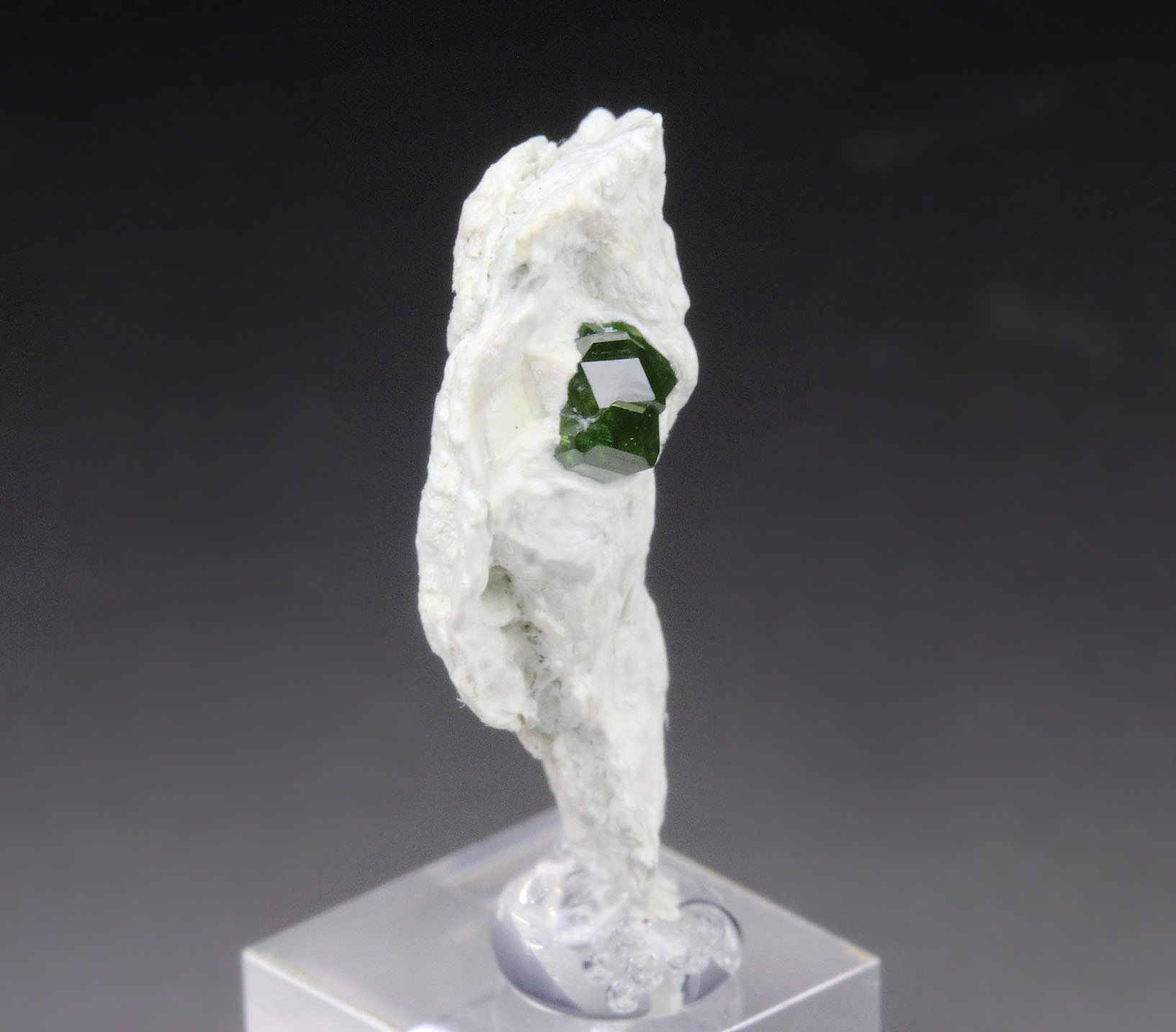 gem GARNET var. ANDRADITE var. DEMANTOID