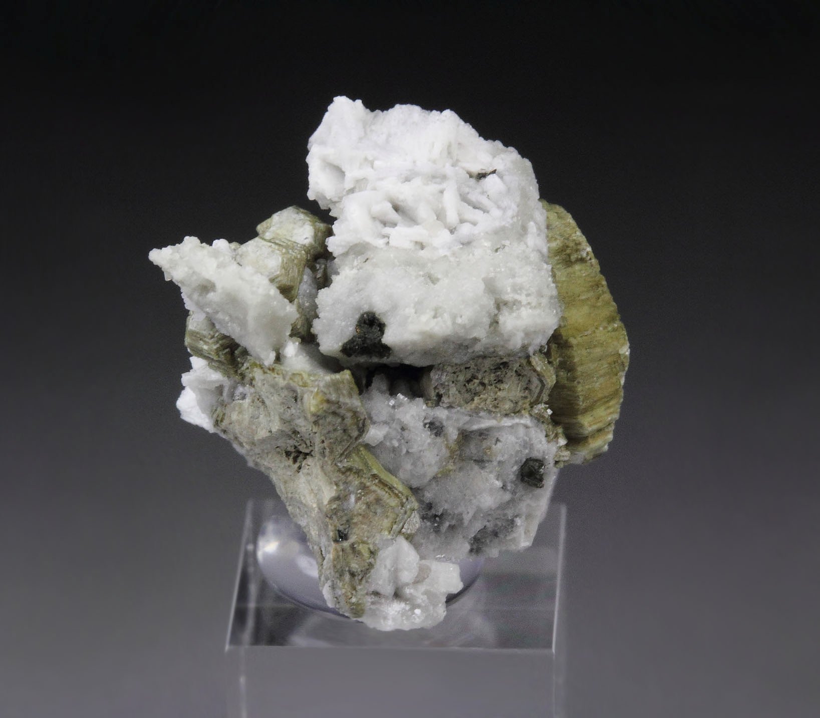 DONNAYITE-(Y), ALBITE