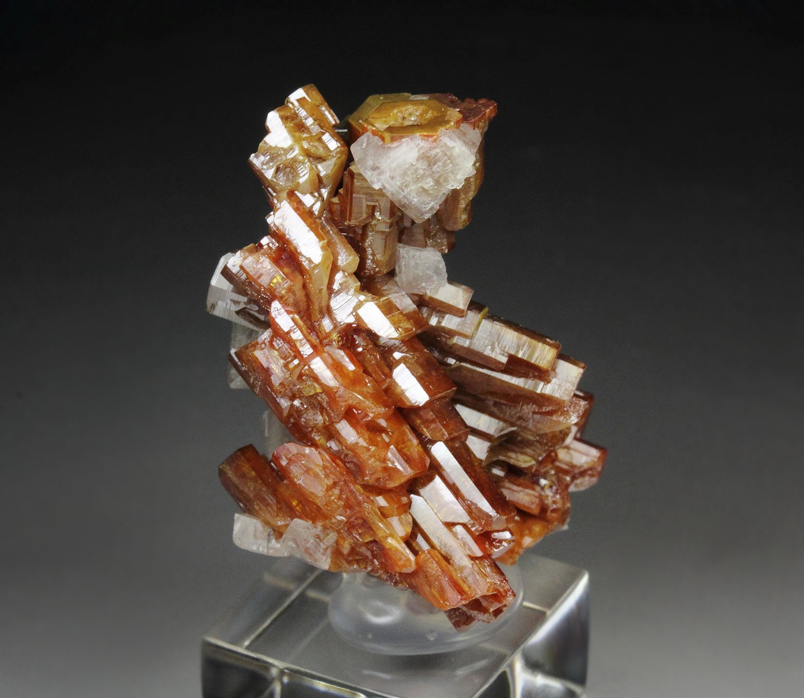 VANADINITE hopper, CALCITE