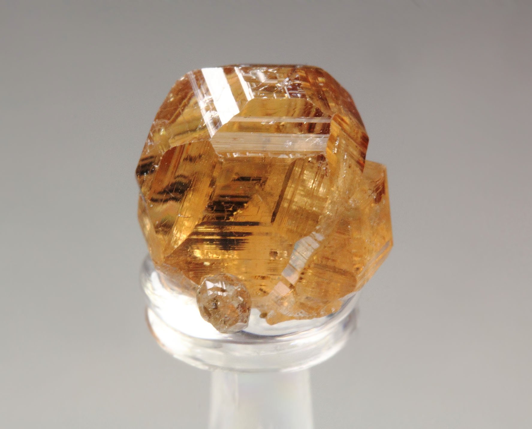 gem GARNET var. GROSSULAR