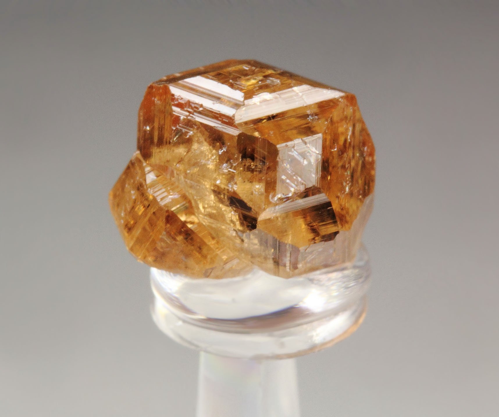 gem GARNET var. GROSSULAR