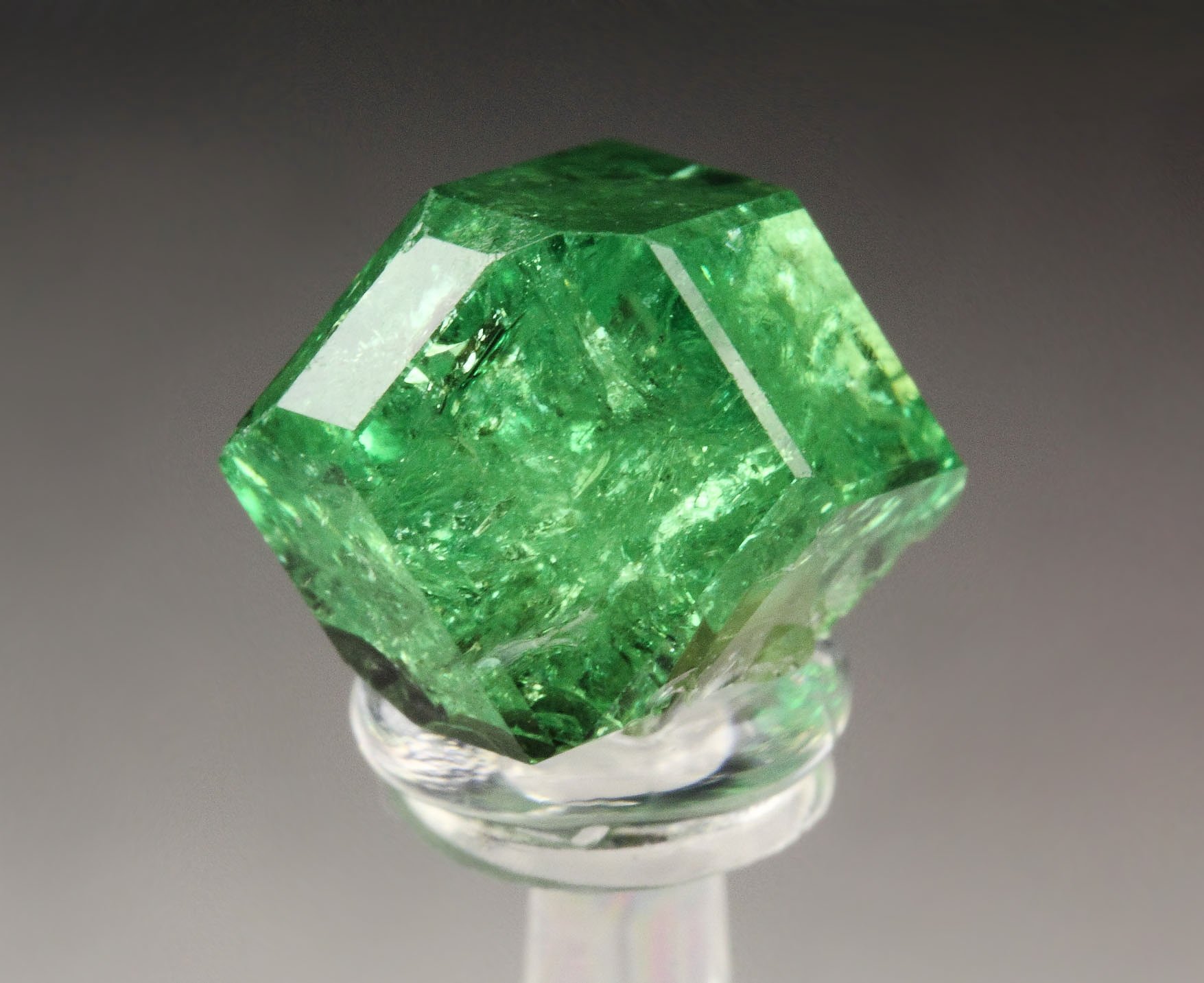 gem GARNET var. GROSSULAR var. TSAVORITE