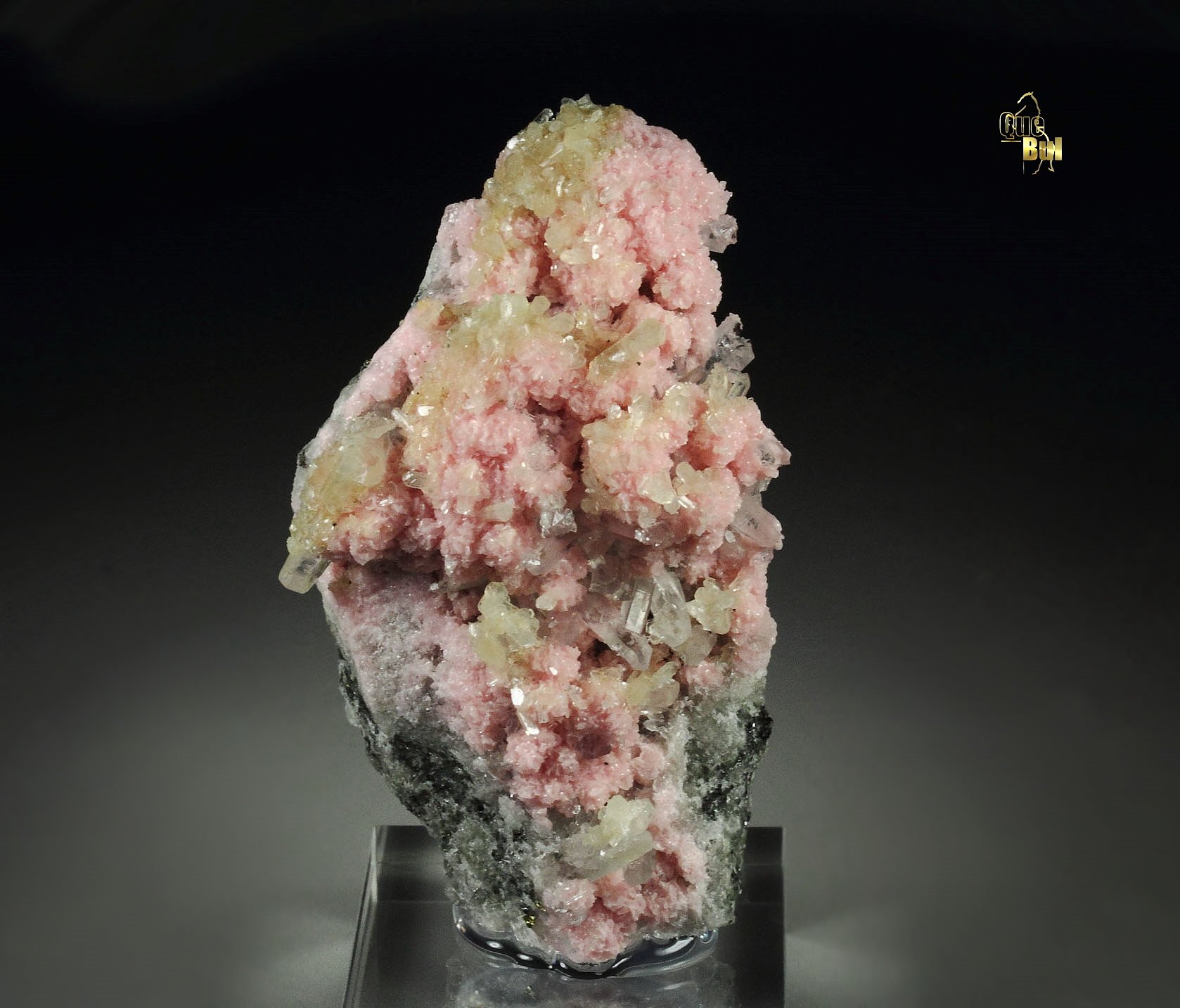 RHODOCHROSITE, STILBITE, QUARTZ, PYRITE