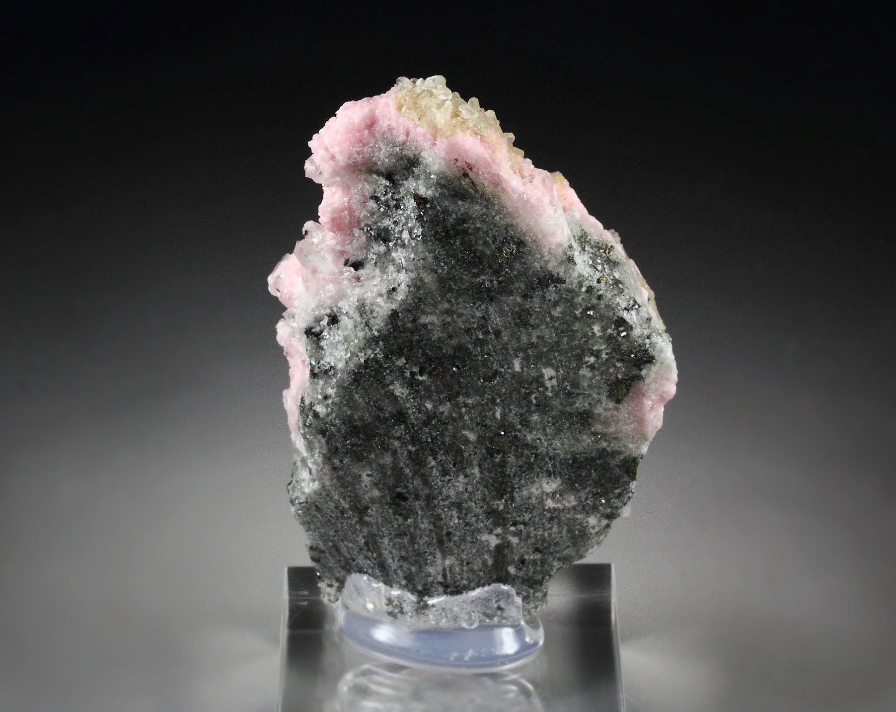 RHODOCHROSITE, STILBITE, QUARTZ, PYRITE