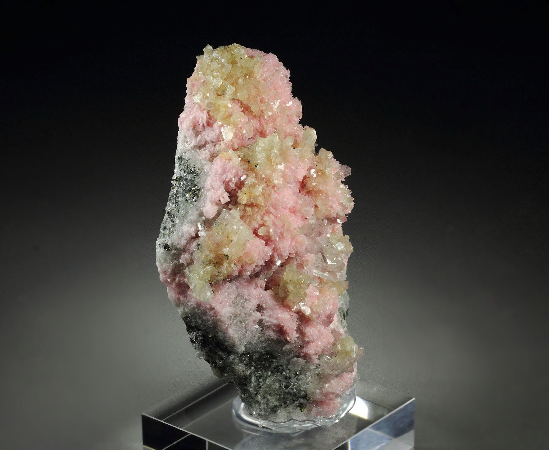 RHODOCHROSITE, STILBITE, QUARTZ, PYRITE