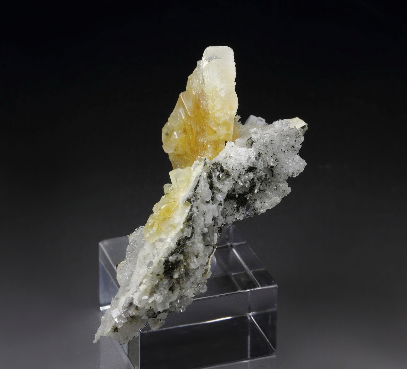 BARYTE, FLUORITE, QUARTZ 