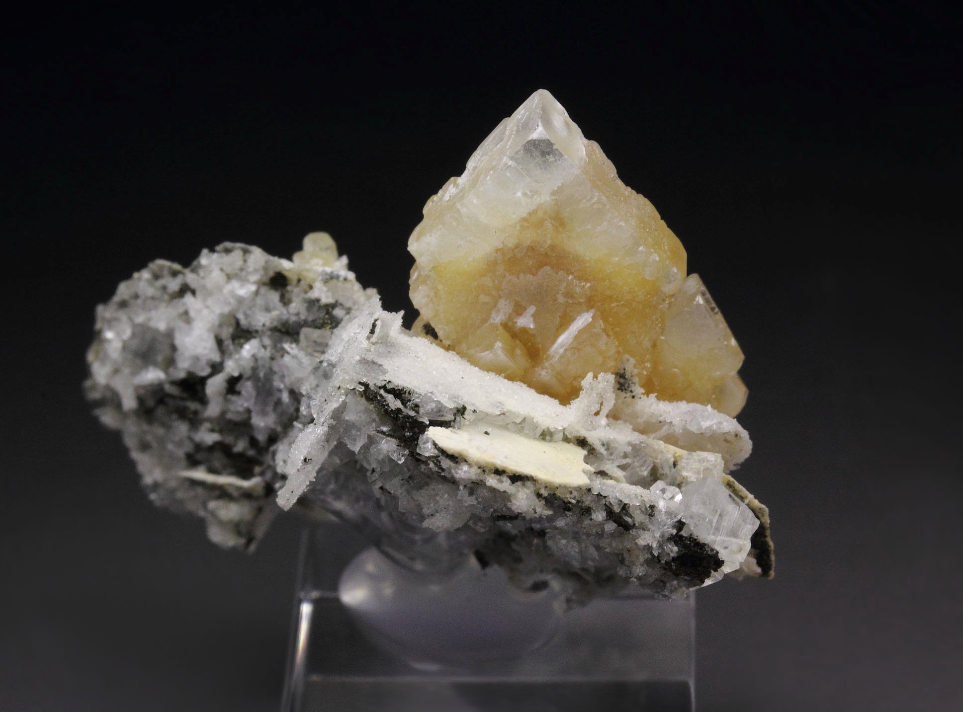 BARYTE, FLUORITE, QUARTZ 