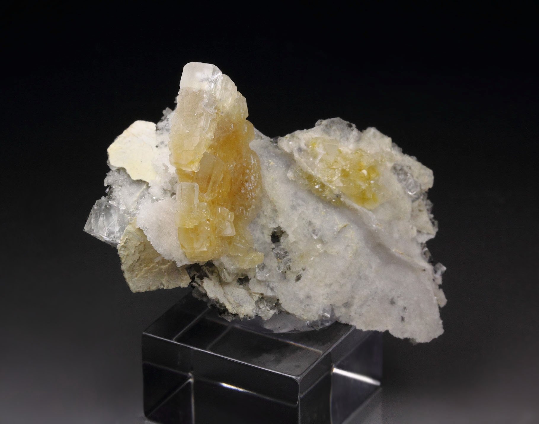 BARYTE, FLUORITE, QUARTZ 