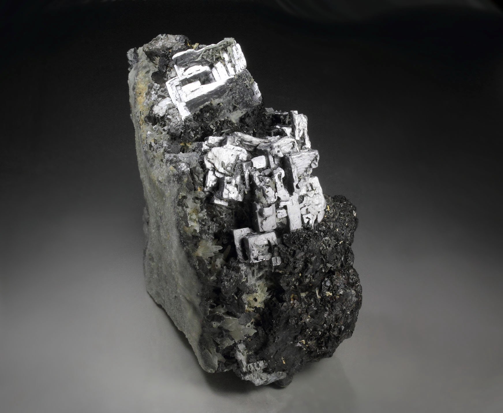 skeletal GALENA, SPHALERITE, QUARTZ