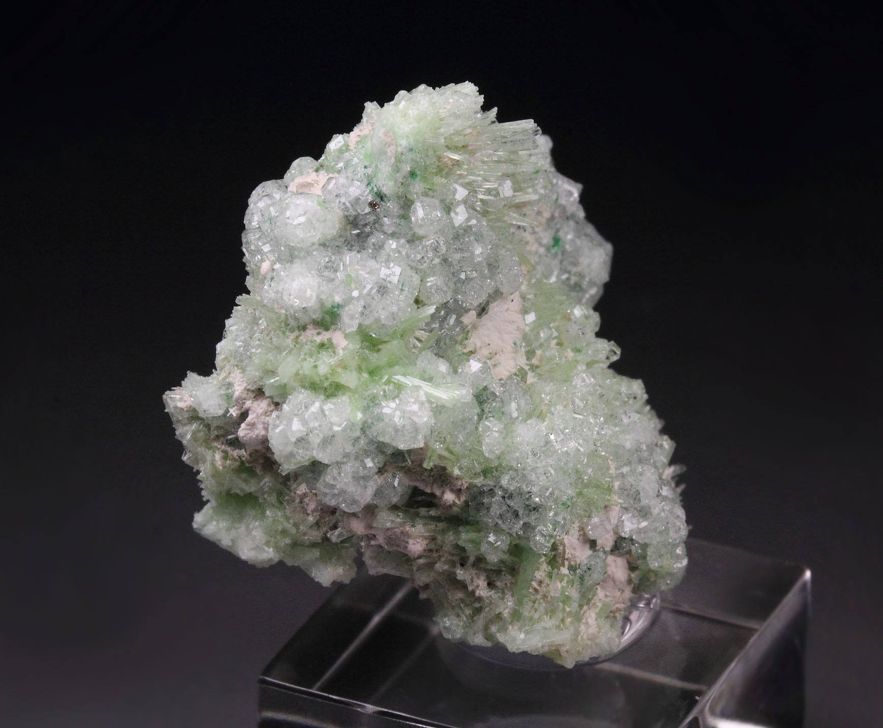 colorless gem GARNET var. GROSSULAR, DIOPSIDE