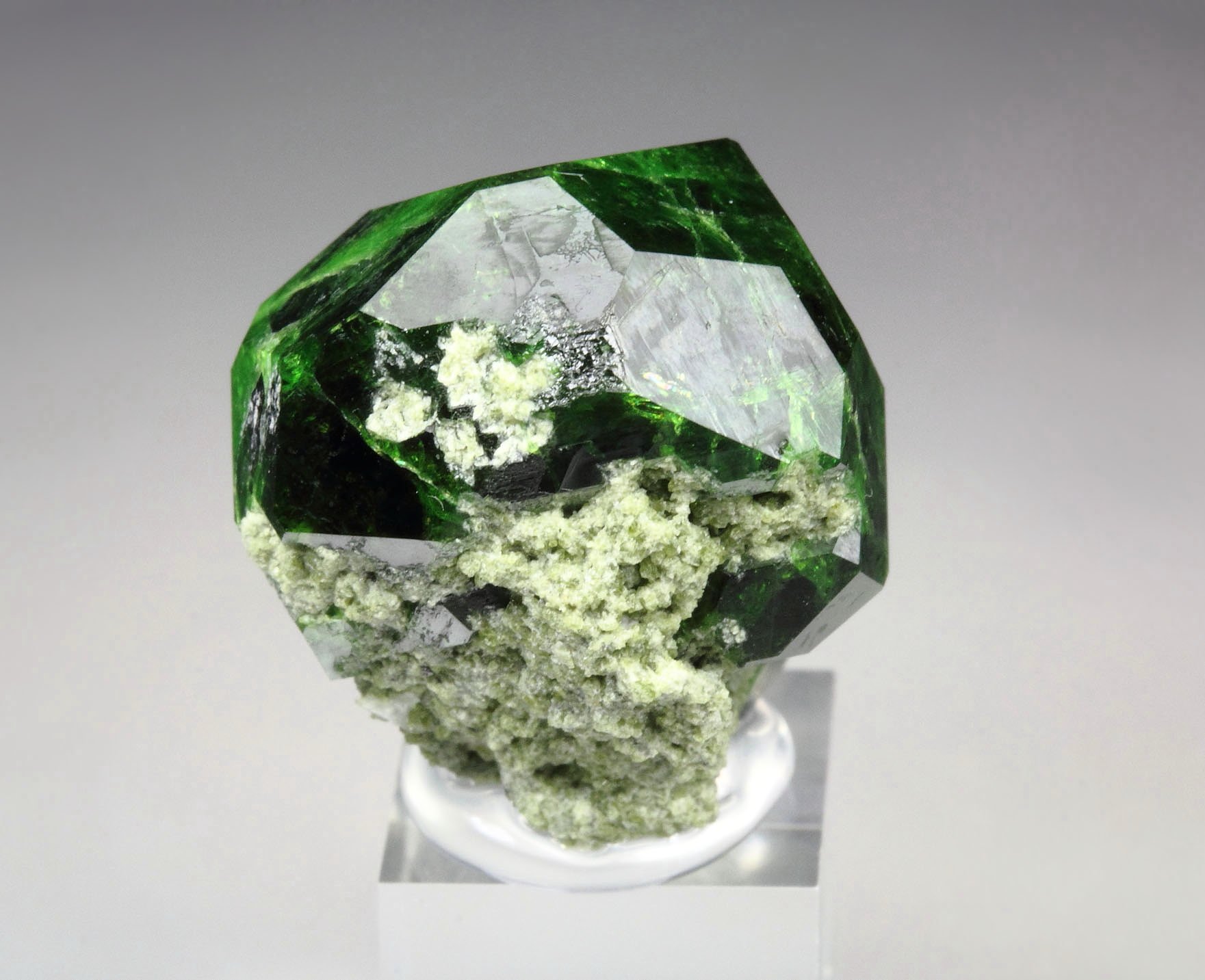 GARNET var. ANDRADITE var. DEMANTOID