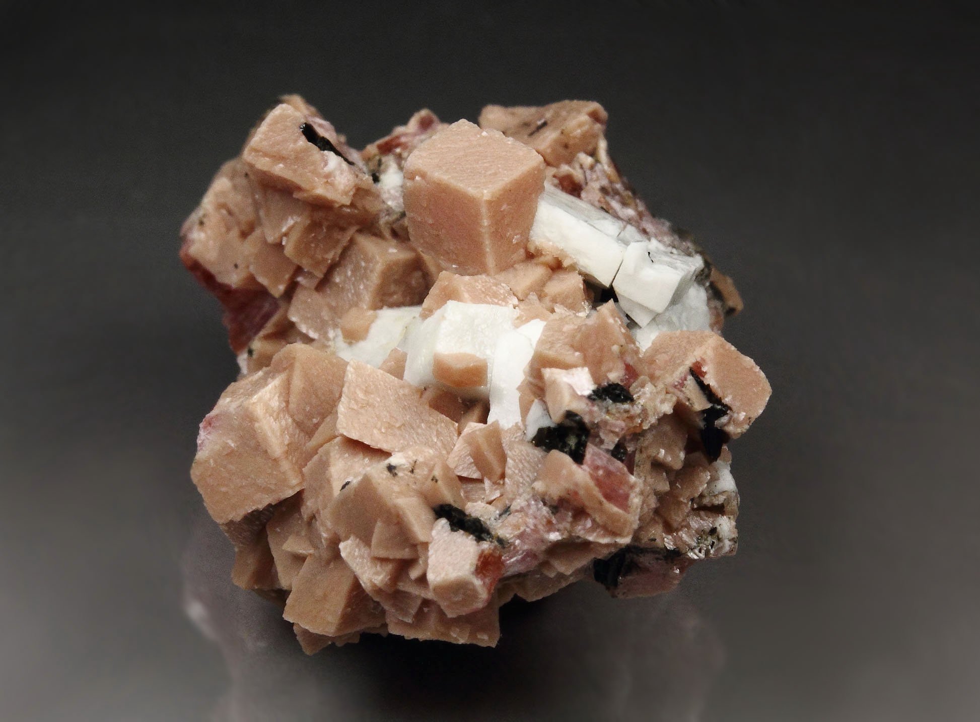 RHODOCHROSITE, AEGIRINE