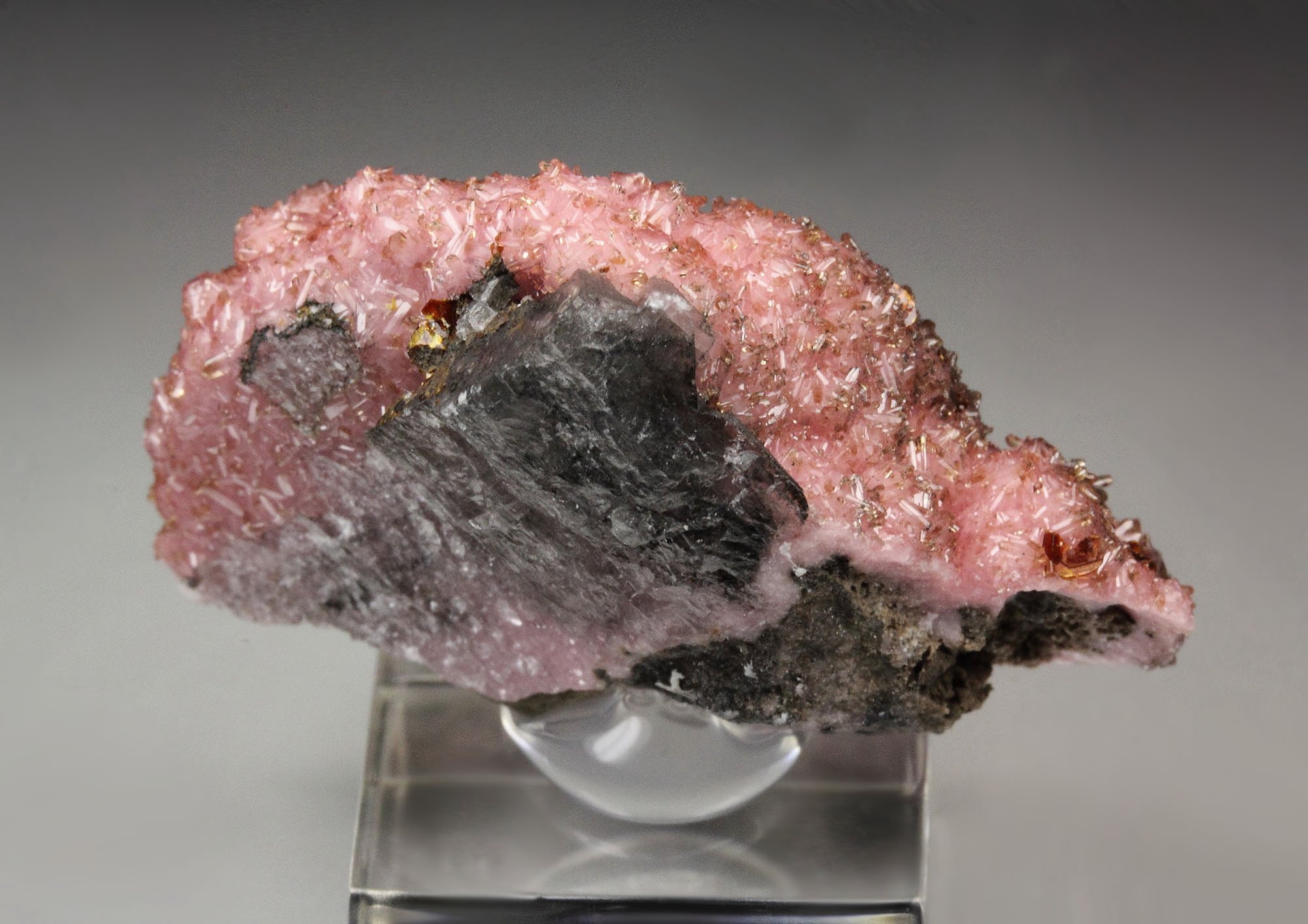 SHIGAITE, RHODOCHROSITE