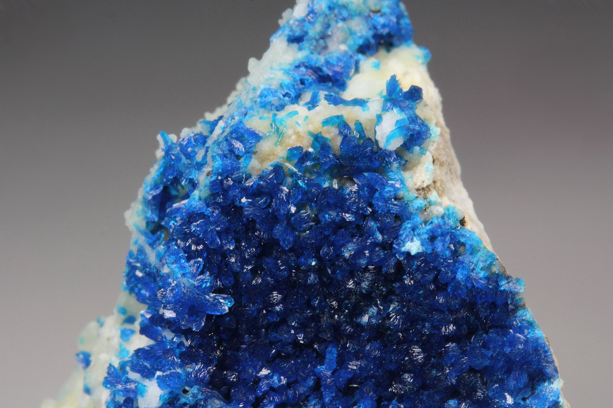 VESZELYITE