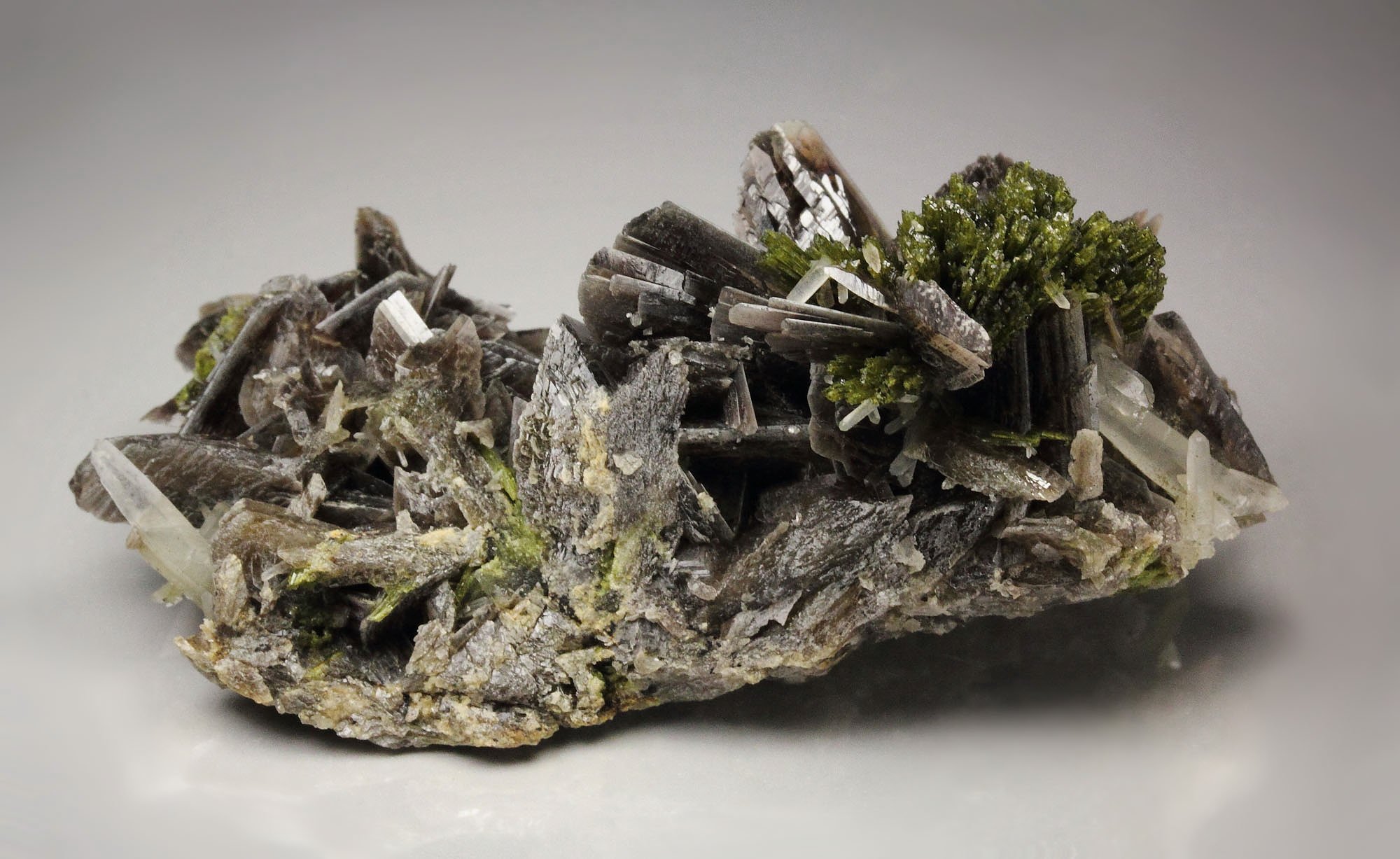 EPIDOTE, AXINITE-Fe