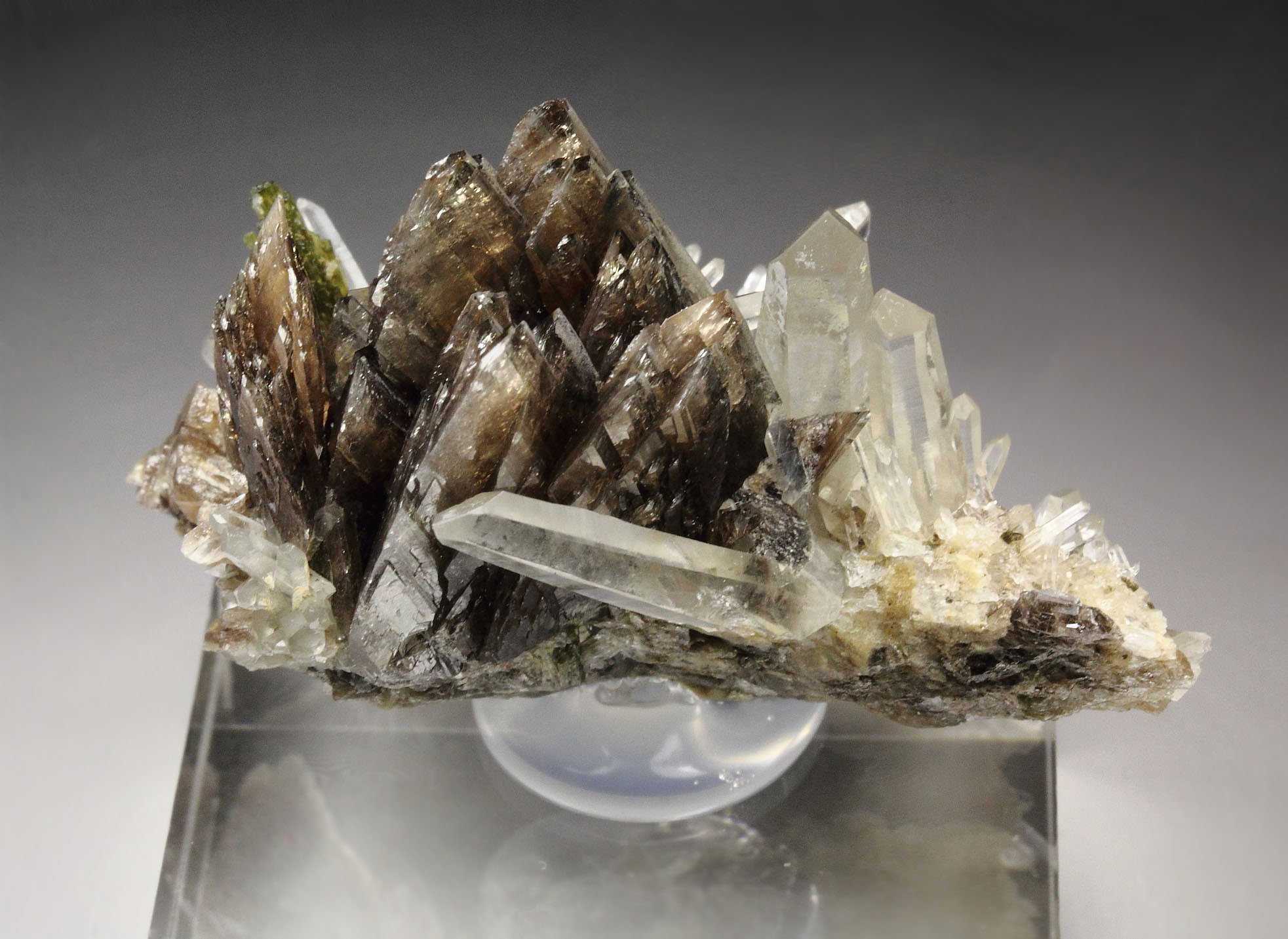 AXINITE-Fe, QUARTZ, EPIDOTE