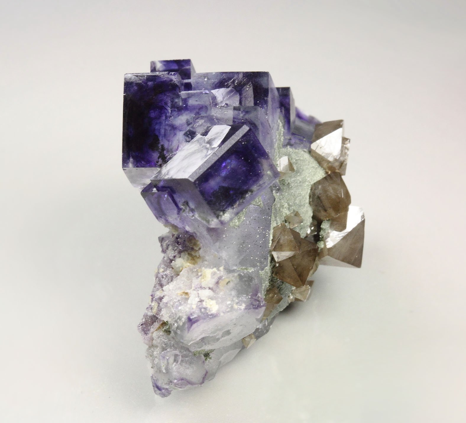 FLUORITE with phantoms, SCHEELITE